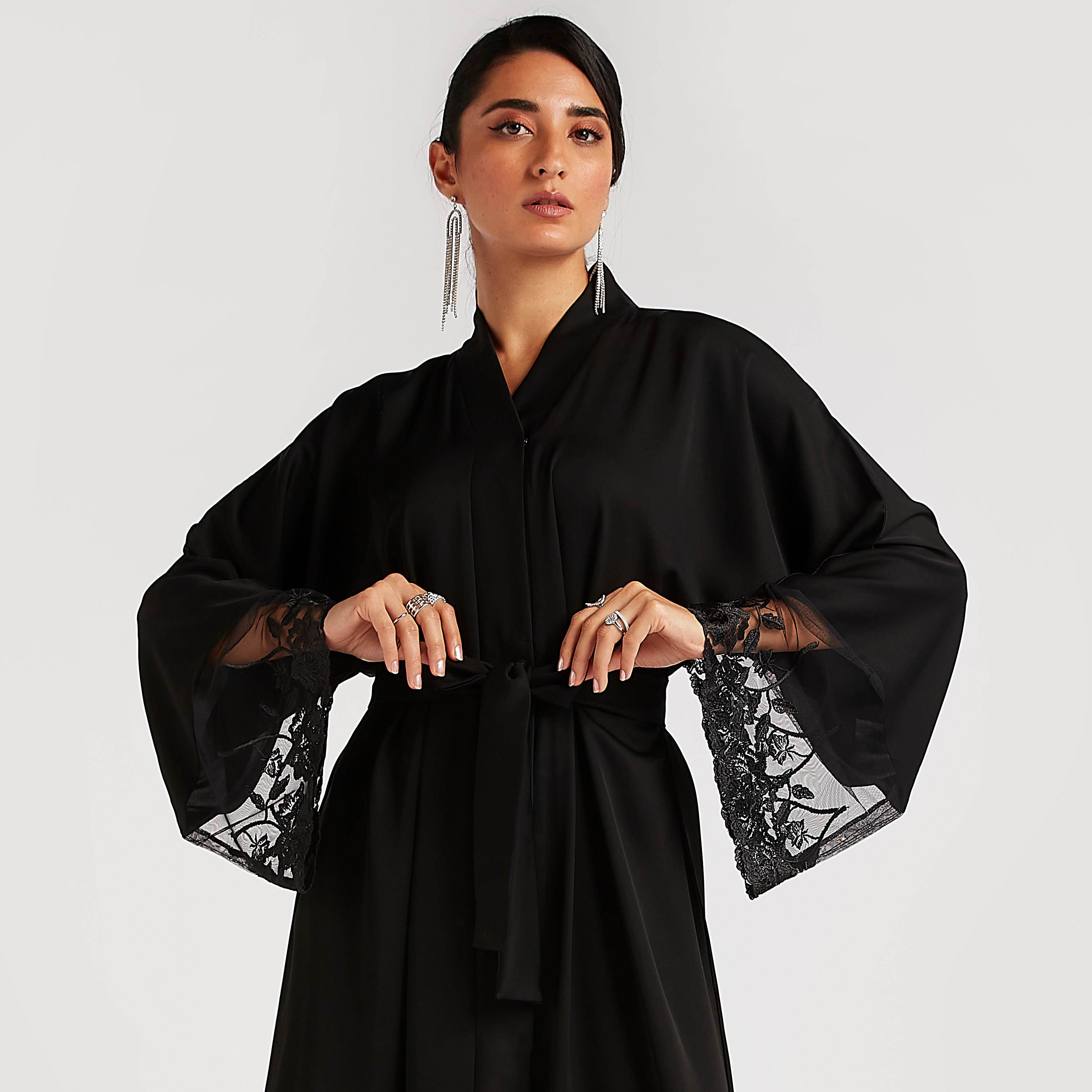 عباية مطرزة بجيوب وحزام رباط-women-arabicclothing-abayas-image-7