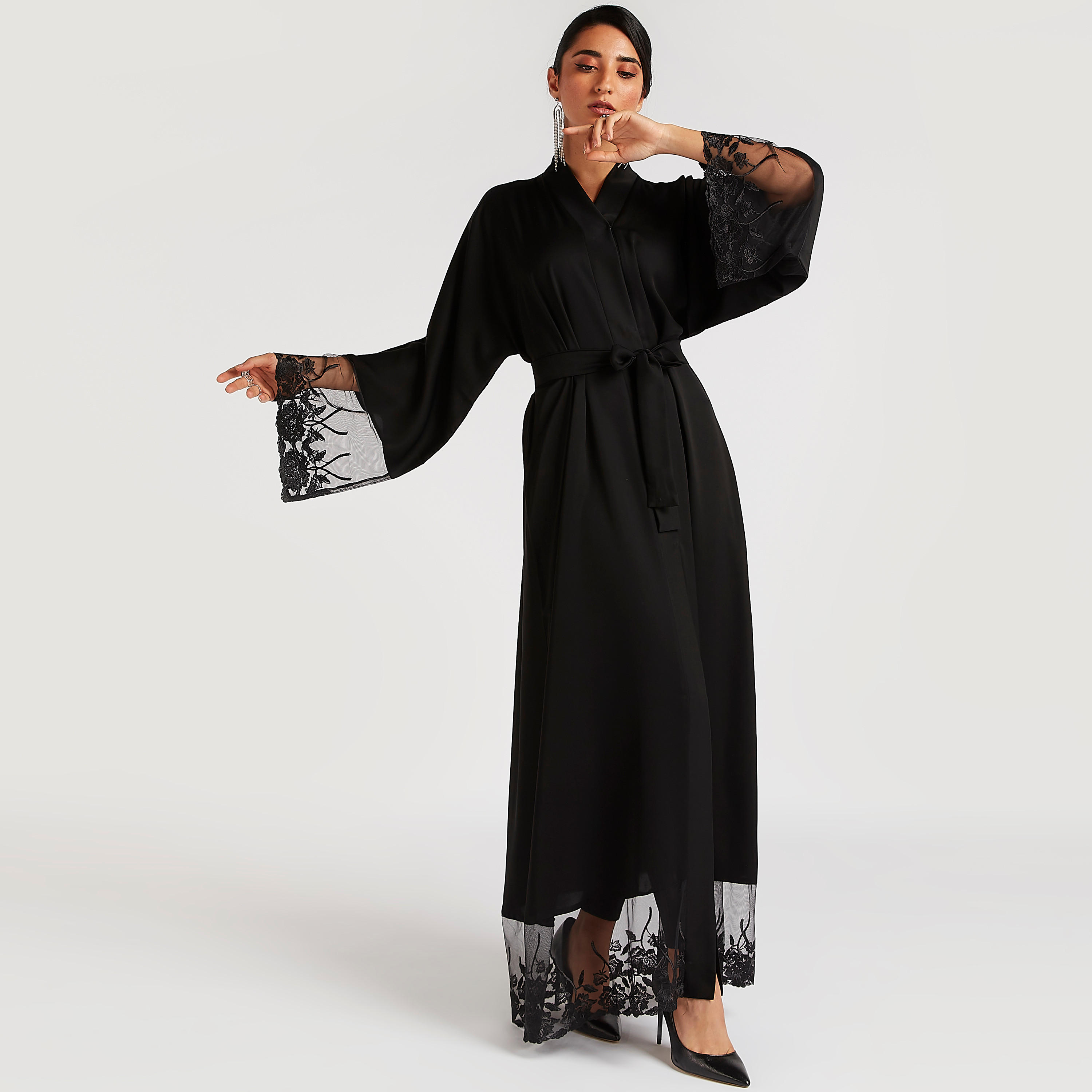 عباية مطرزة بجيوب وحزام رباط-women-arabicclothing-abayas-image-9