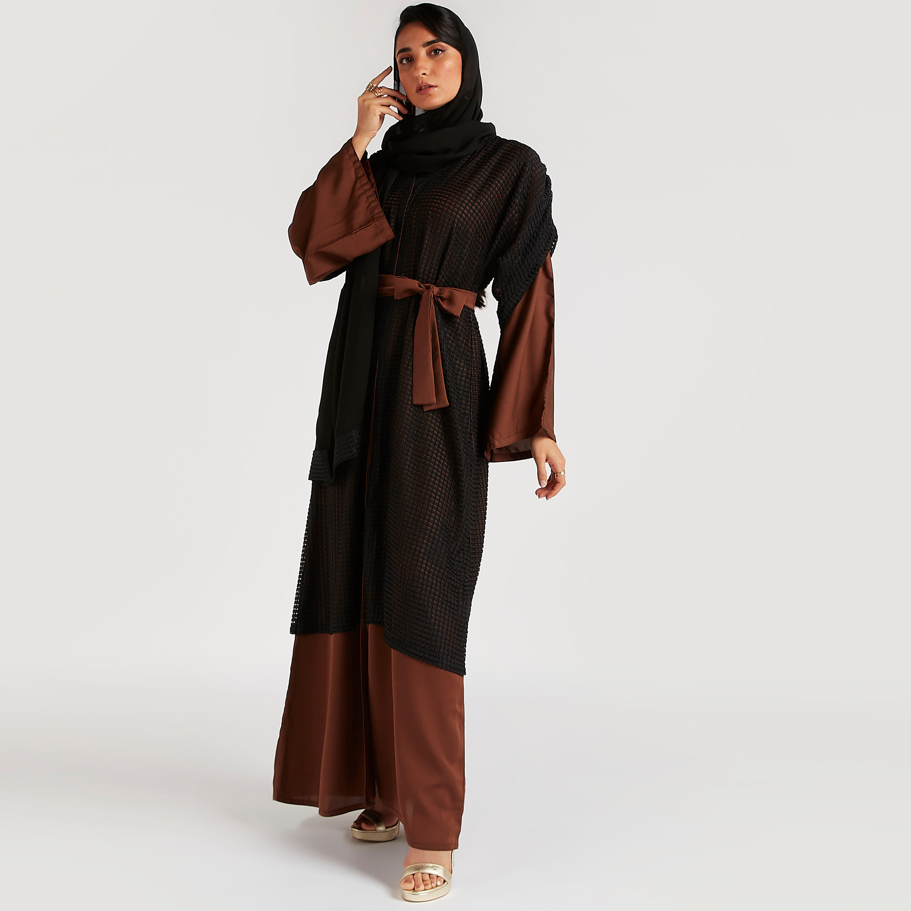 عباية إيه لاين مطرزة بأربطة خصر من عبايات-women-arabicclothing-abayas-image-1
