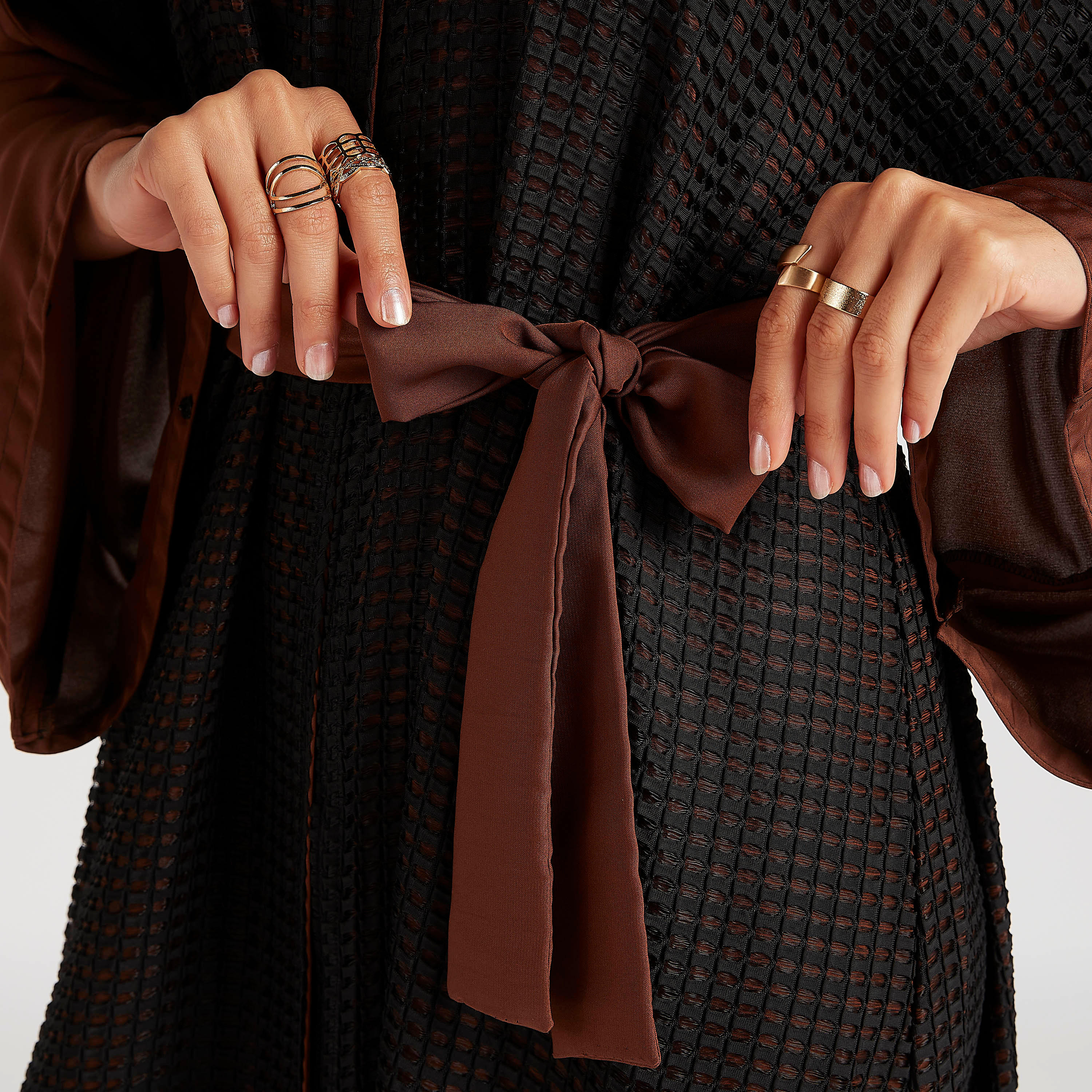 عباية إيه لاين مطرزة بأربطة خصر من عبايات-women-arabicclothing-abayas-image-3