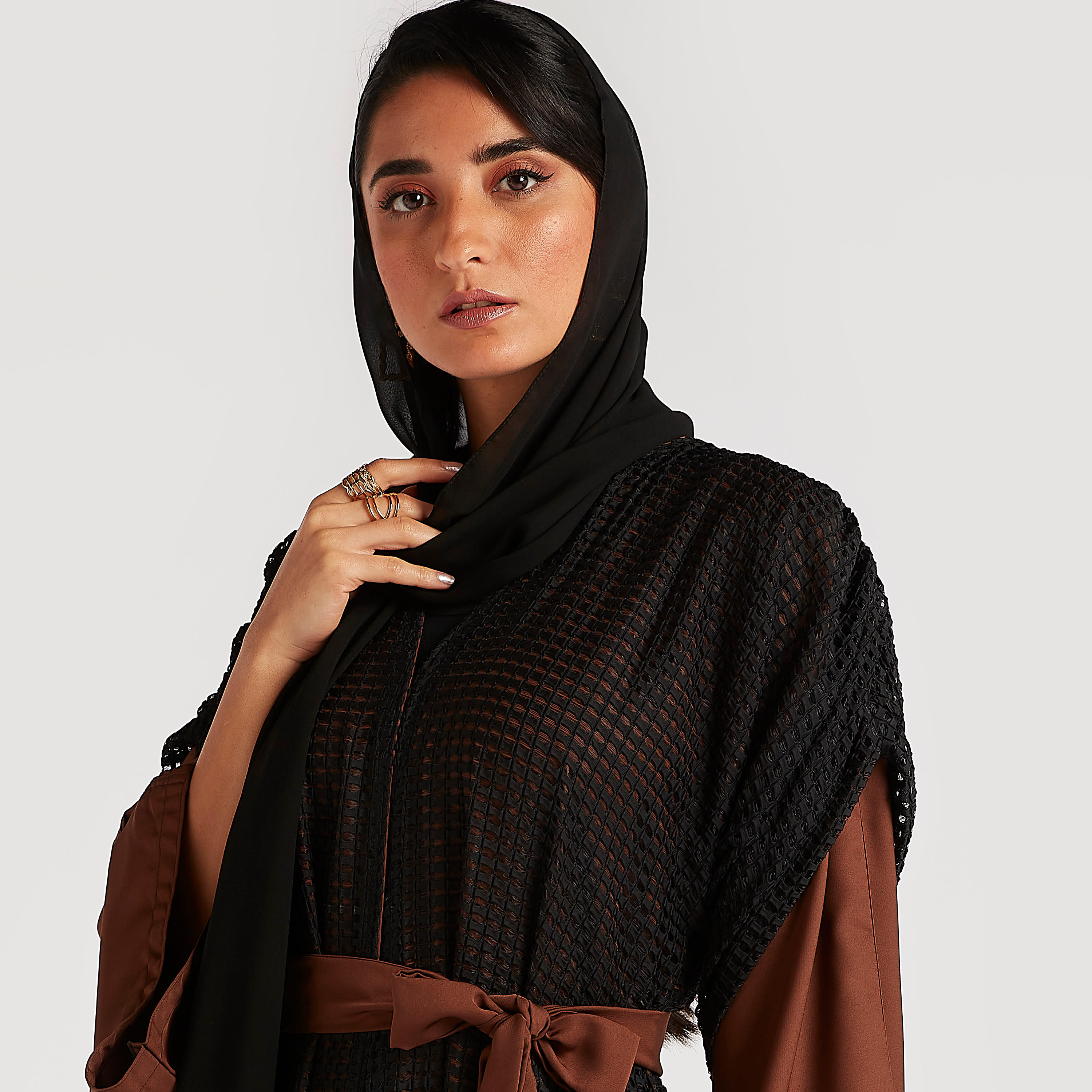 عباية إيه لاين مطرزة بأربطة خصر من عبايات-women-arabicclothing-abayas-image-6