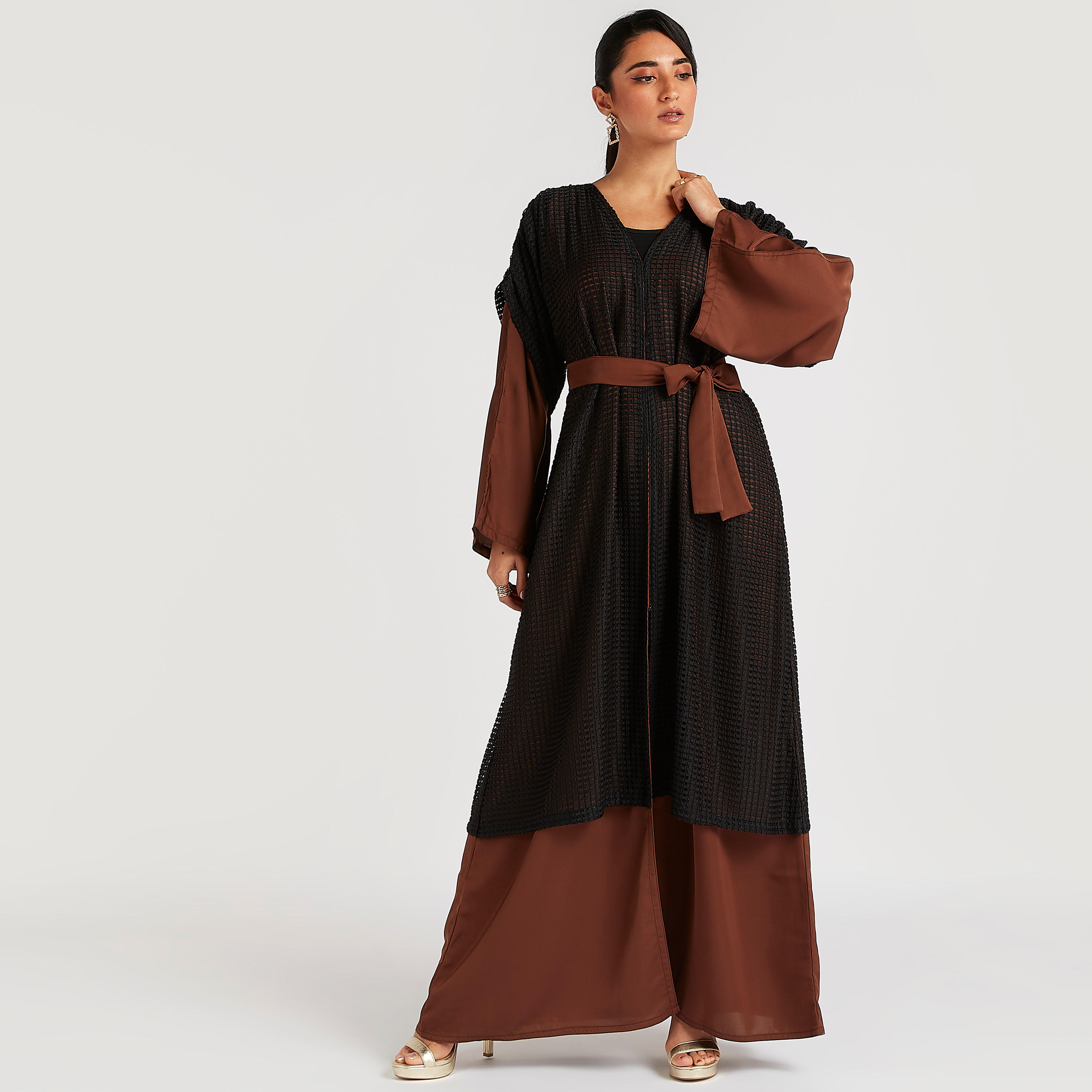 عباية إيه لاين مطرزة بأربطة خصر من عبايات-women-arabicclothing-abayas-image-9