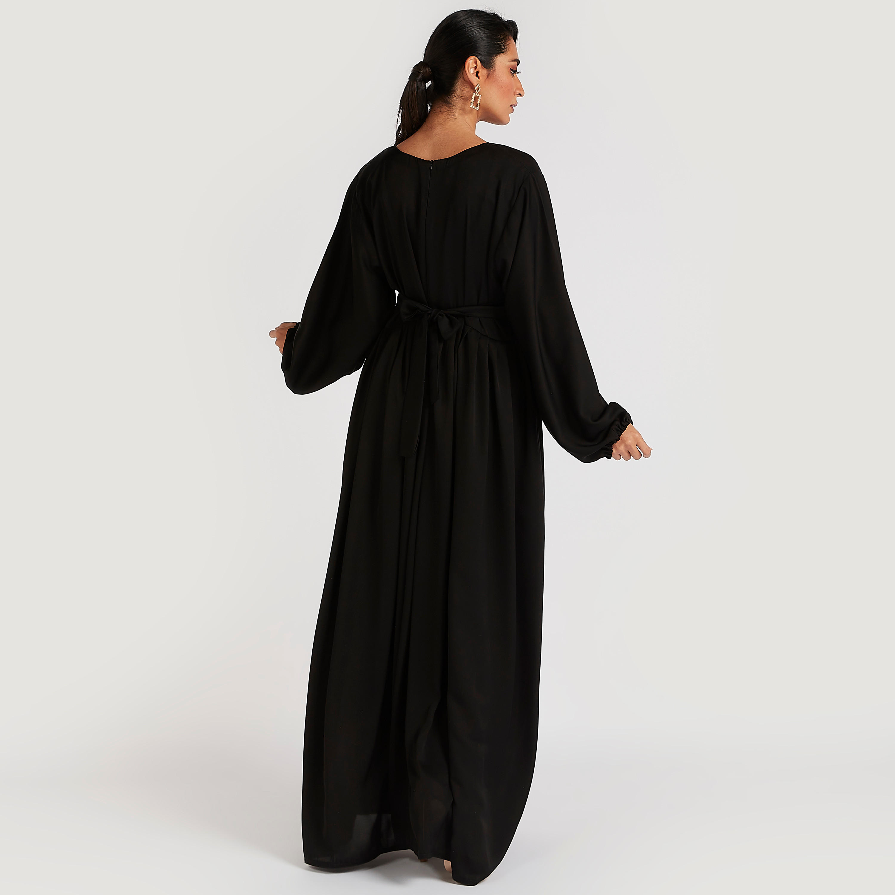 عباية مطرزة بالزهور بياقة مستديرة وحزام رباط-women-arabicclothing-abayas-image-4