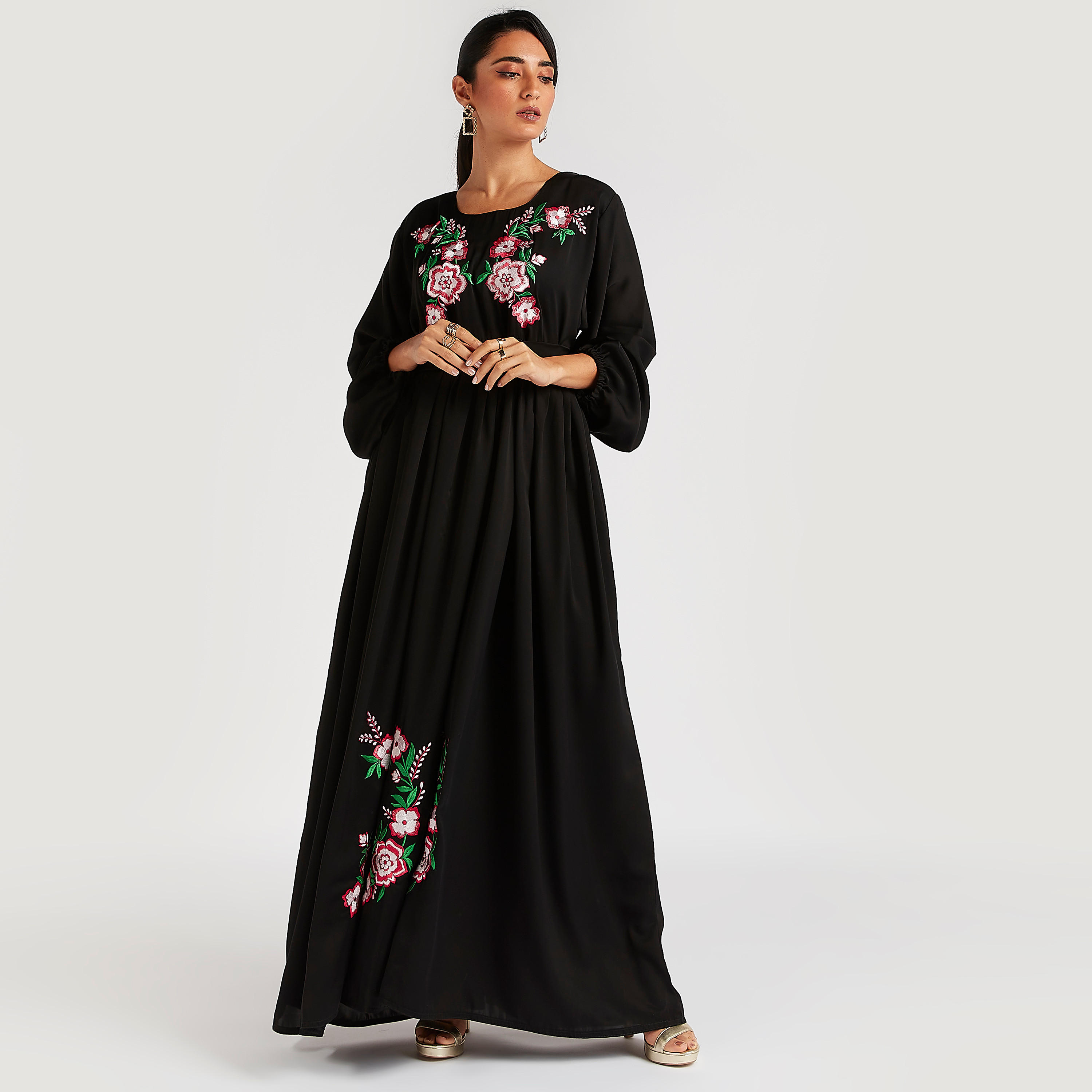 عباية مطرزة بالزهور بياقة مستديرة وحزام رباط-women-arabicclothing-abayas-image-7