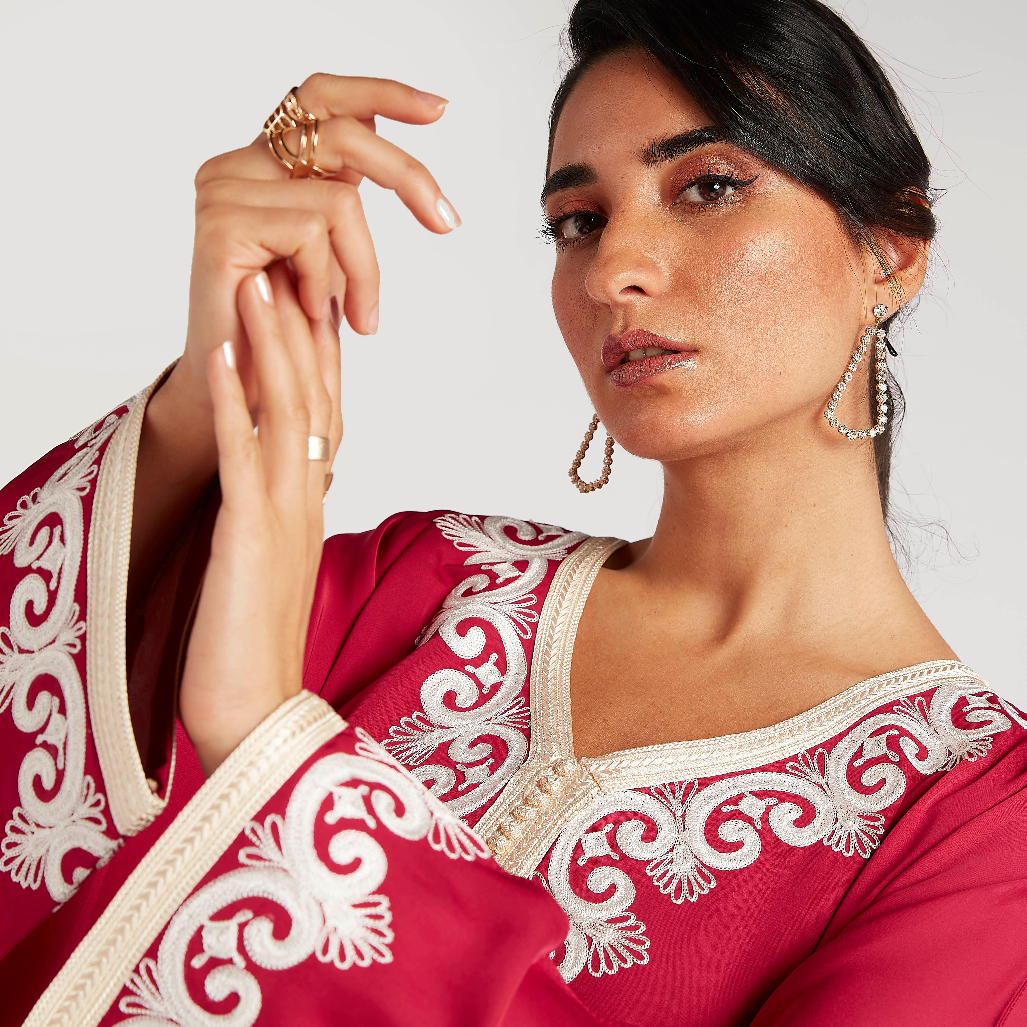 Abayas Embroidered A-line Belted Abaya with V-neck-women-arabicclothing-abayas-image-3