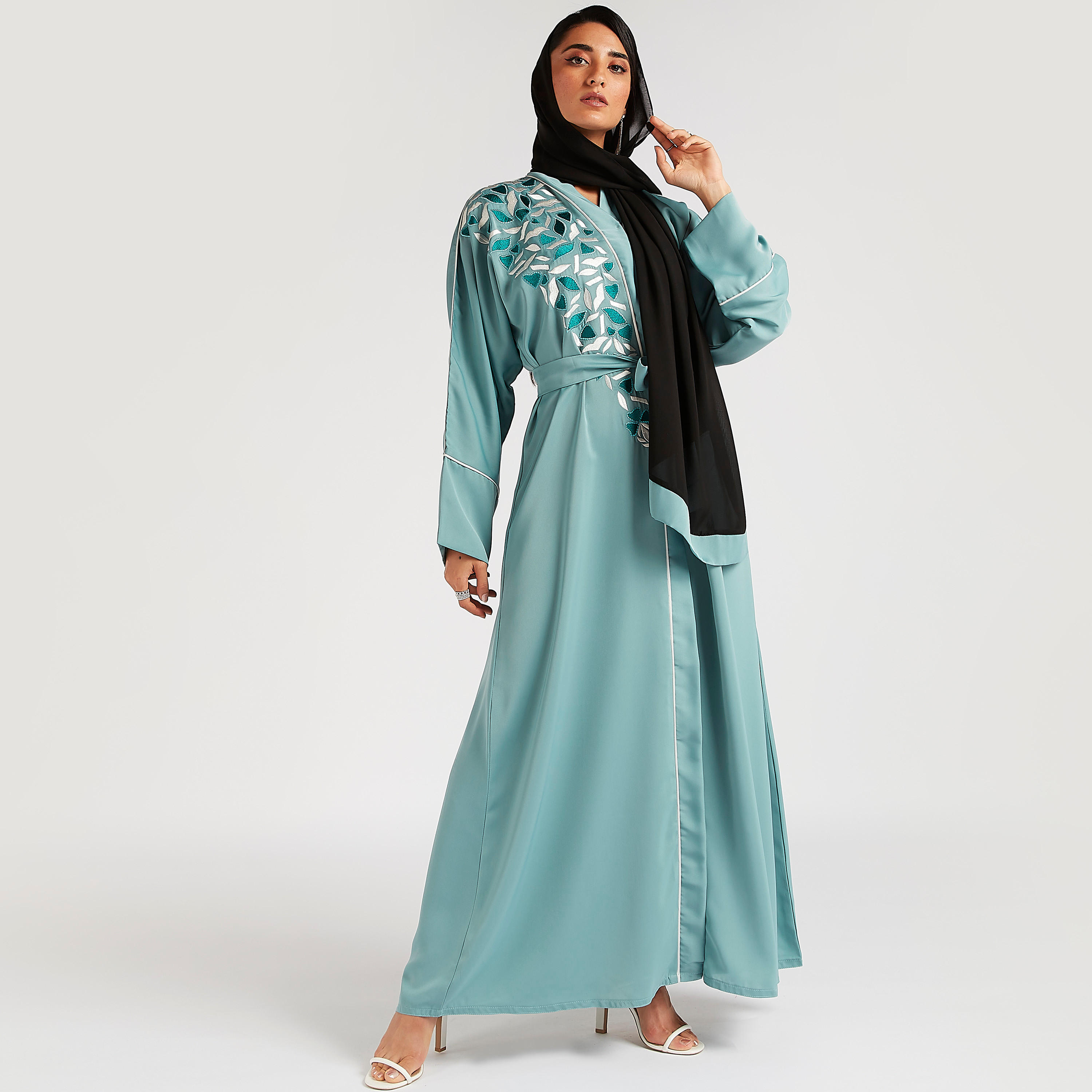 عباية مطرزة إيه لاين بحزام من عبايات-women-arabicclothing-abayas-image-10