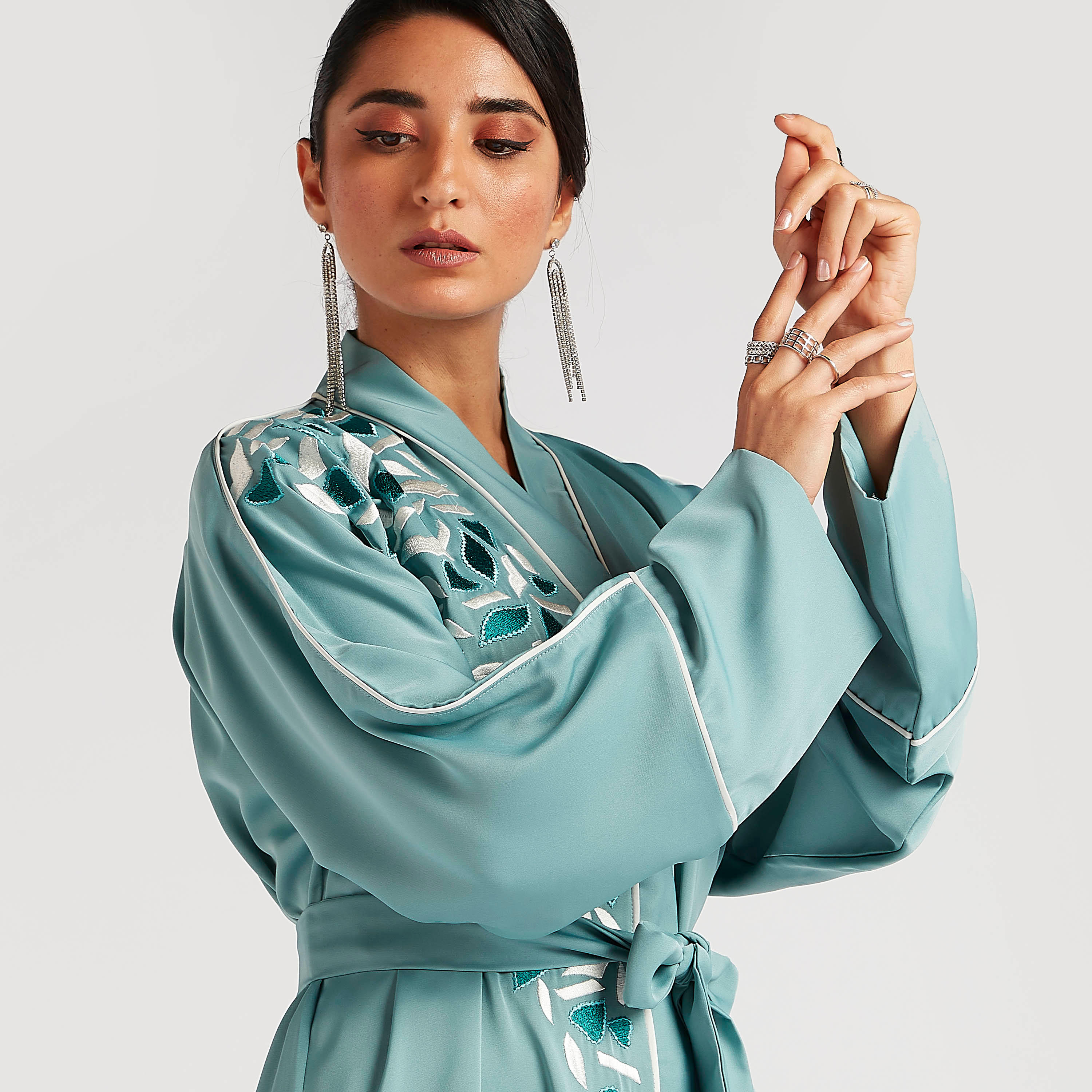 عباية مطرزة إيه لاين بحزام من عبايات-women-arabicclothing-abayas-image-8
