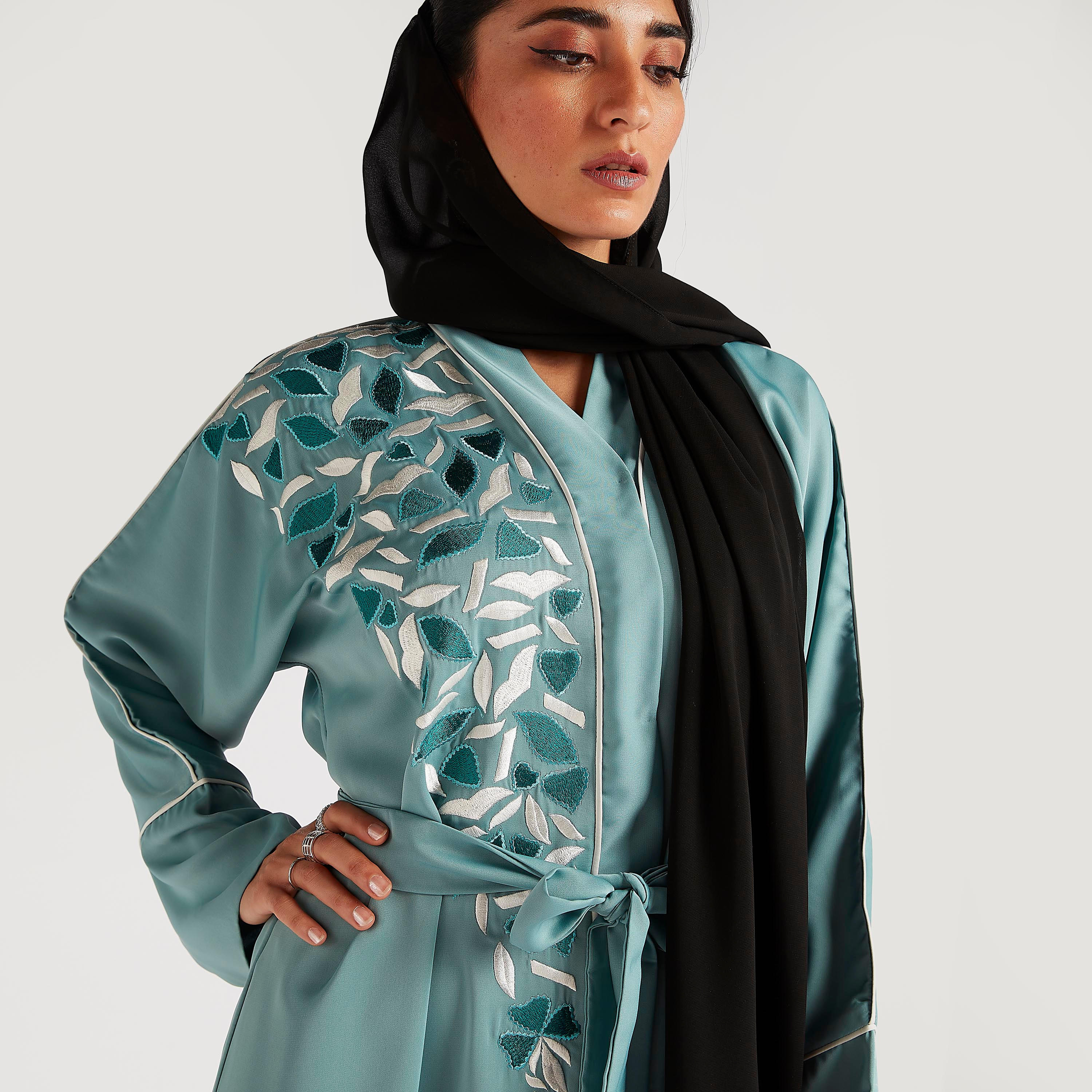 عباية مطرزة إيه لاين بحزام من عبايات-women-arabicclothing-abayas-image-2