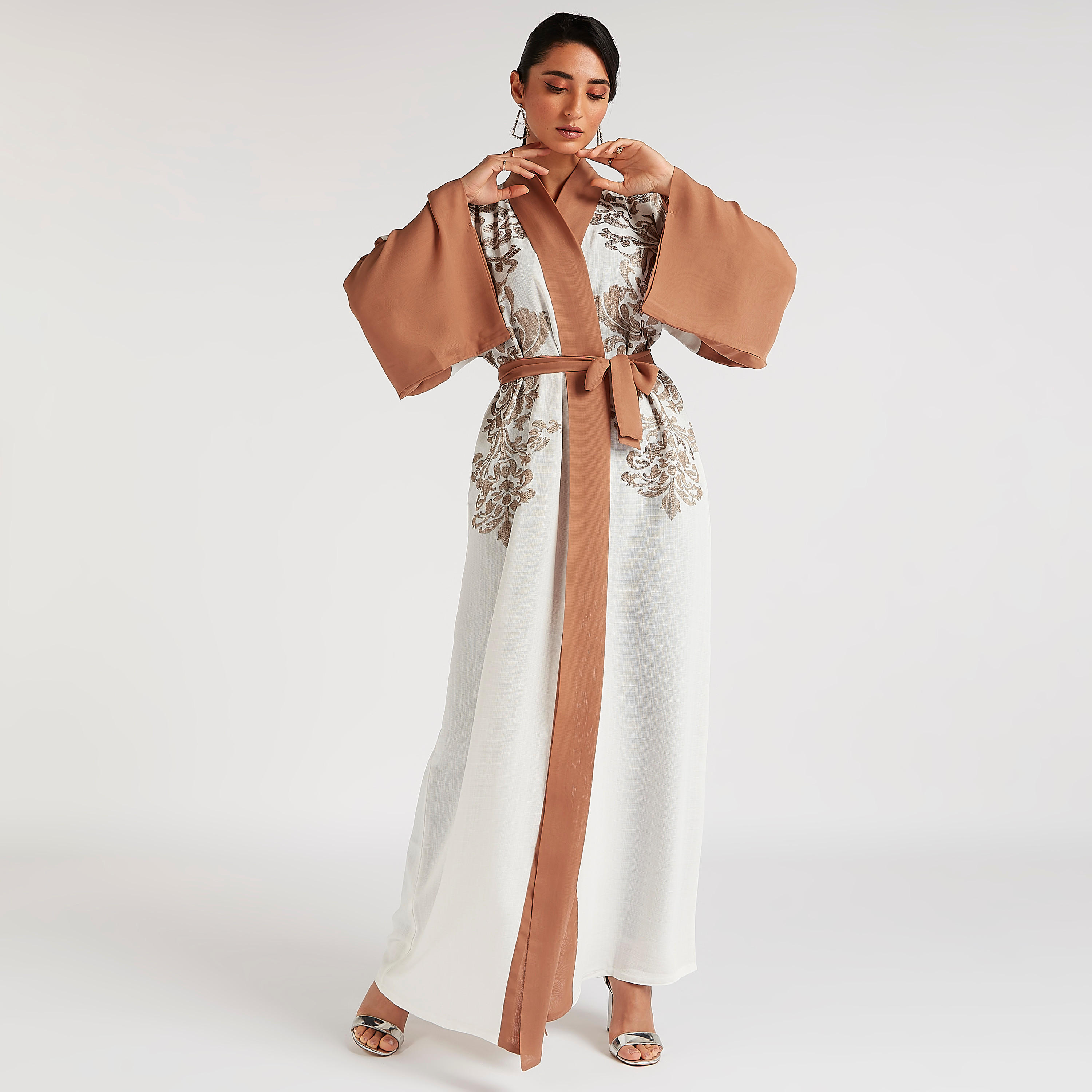 عباية إيه لاين مطرّزة بحزام وأكمام واسعة من عبايات-women-arabicclothing-abayas-image-1
