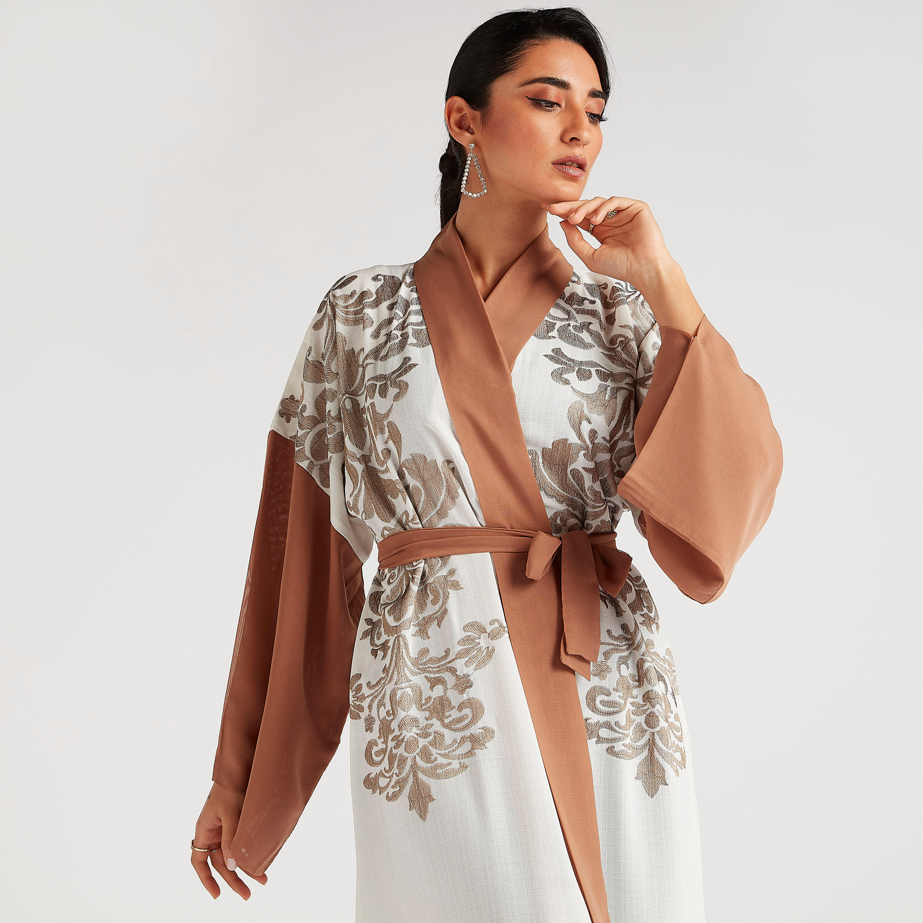 عباية إيه لاين مطرّزة بحزام وأكمام واسعة من عبايات-women-arabicclothing-abayas-image-2