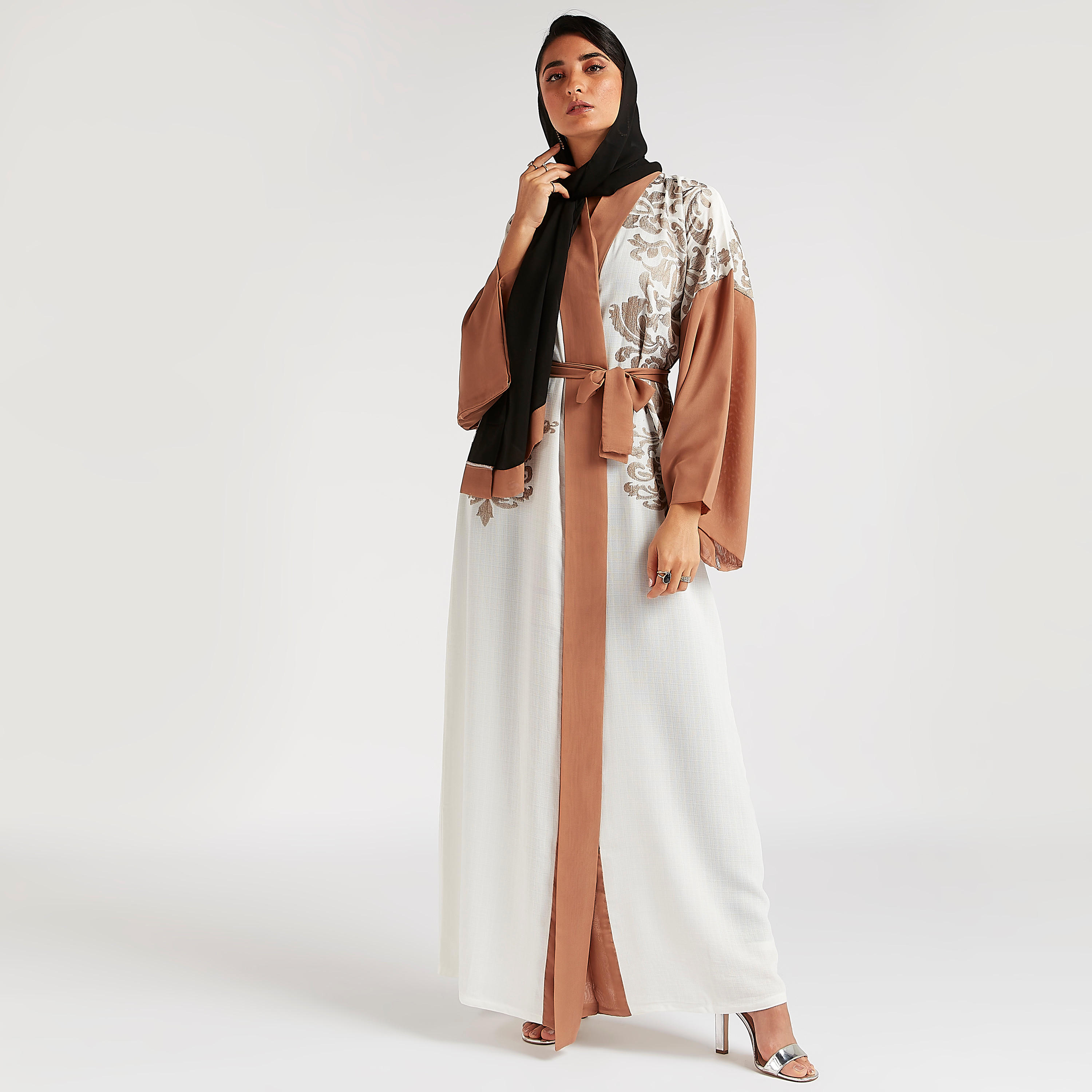 عباية إيه لاين مطرّزة بحزام وأكمام واسعة من عبايات-women-arabicclothing-abayas-image-3