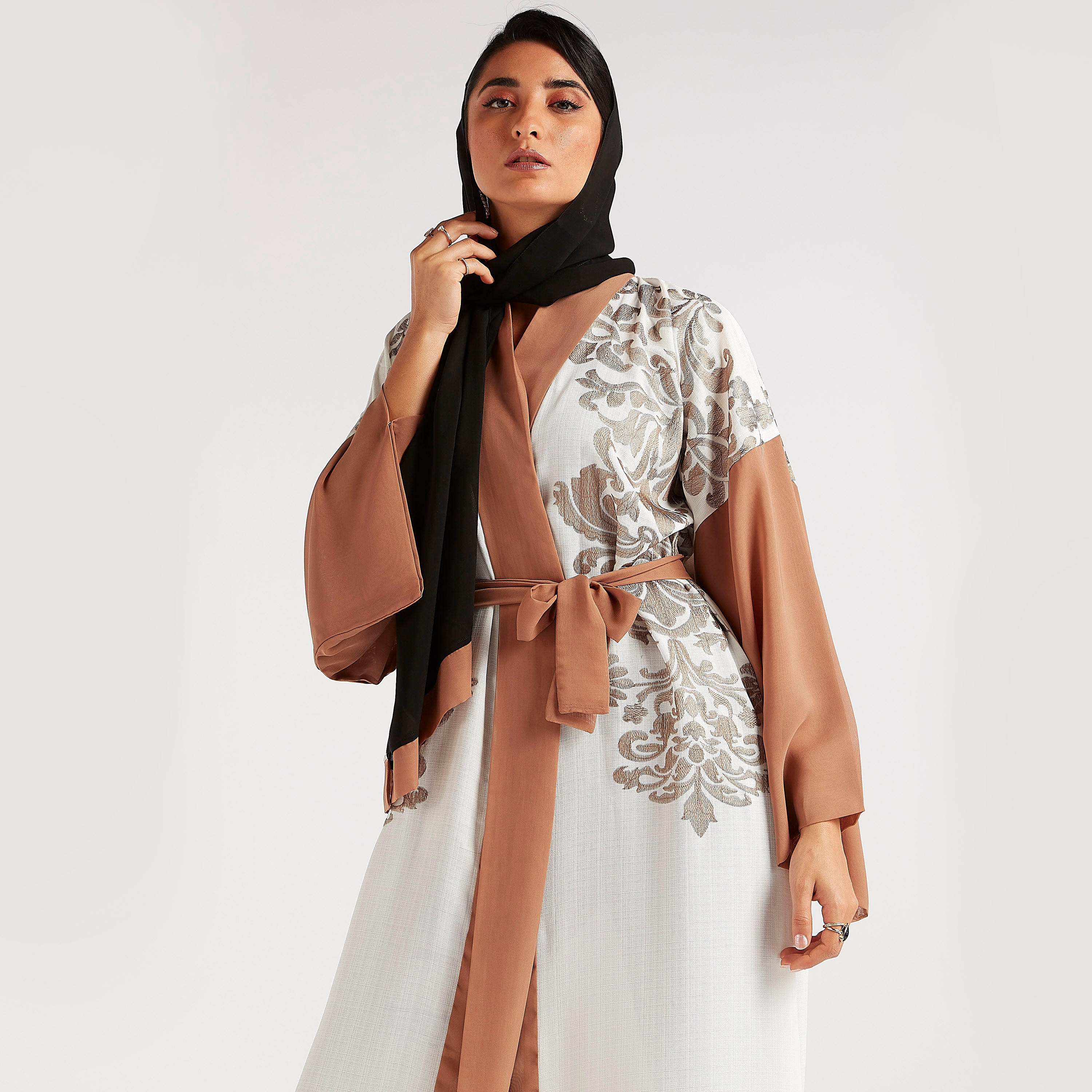 عباية إيه لاين مطرّزة بحزام وأكمام واسعة من عبايات-women-arabicclothing-abayas-image-6
