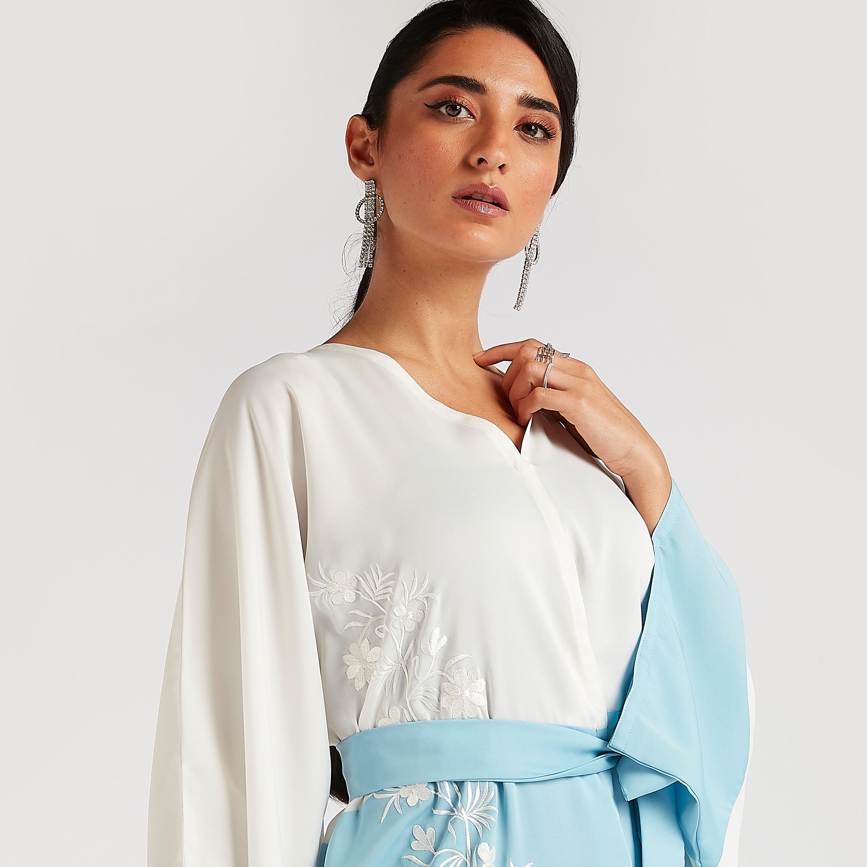 عباية مطرزة قوالب ملونة مع حزام رباط من عبايات-women-arabicclothing-abayas-image-7