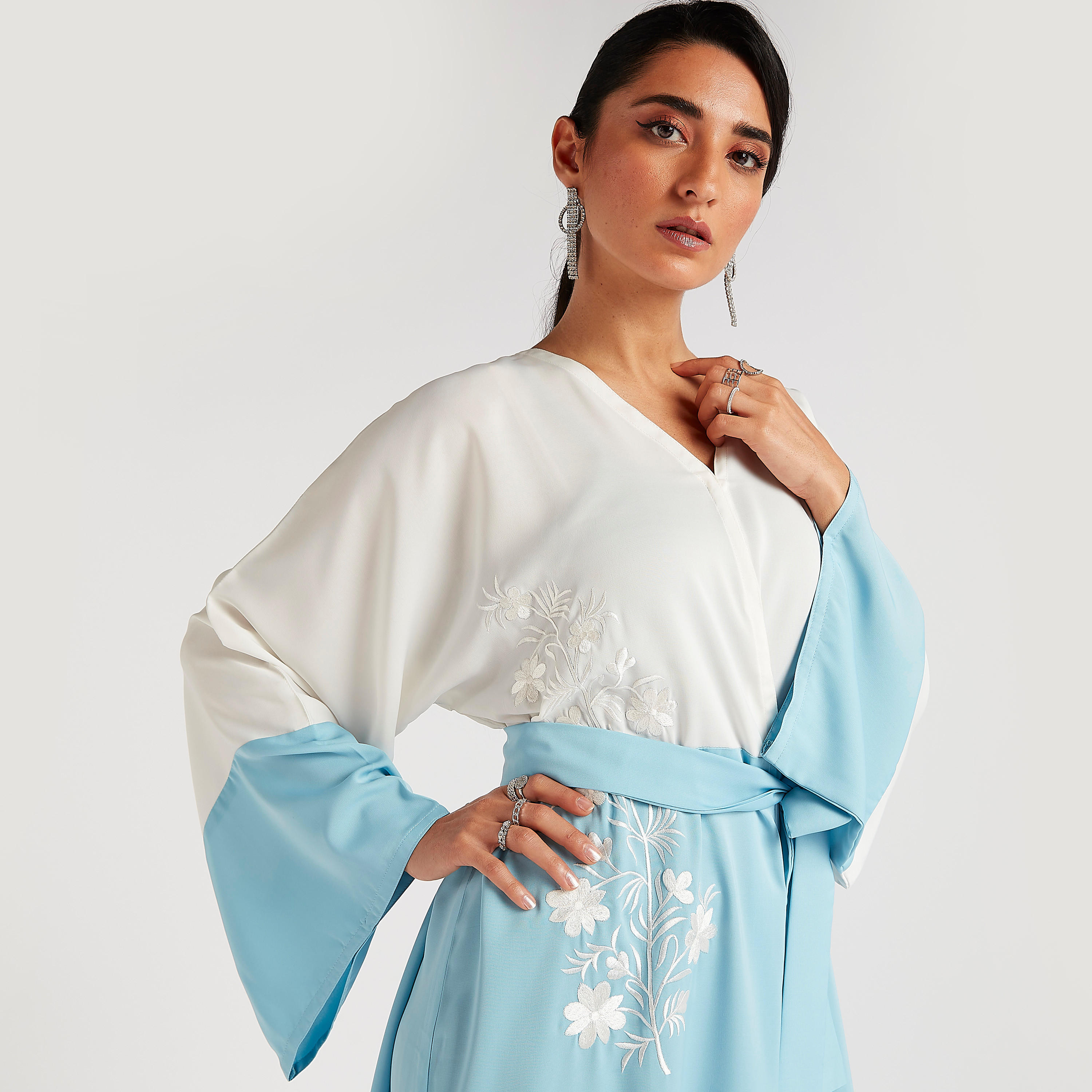 عباية مطرزة قوالب ملونة مع حزام رباط من عبايات-women-arabicclothing-abayas-image-9