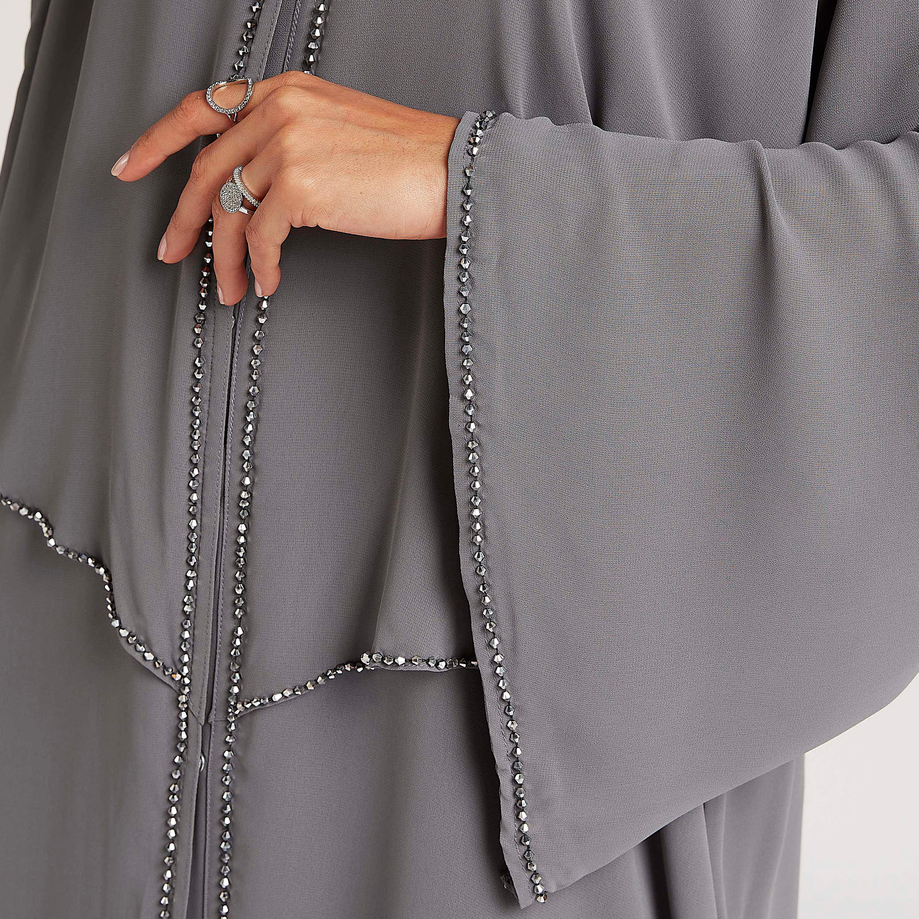 عباية إيه لاين مزيّنة بطبقات من عبايات-women-arabicclothing-abayas-image-5