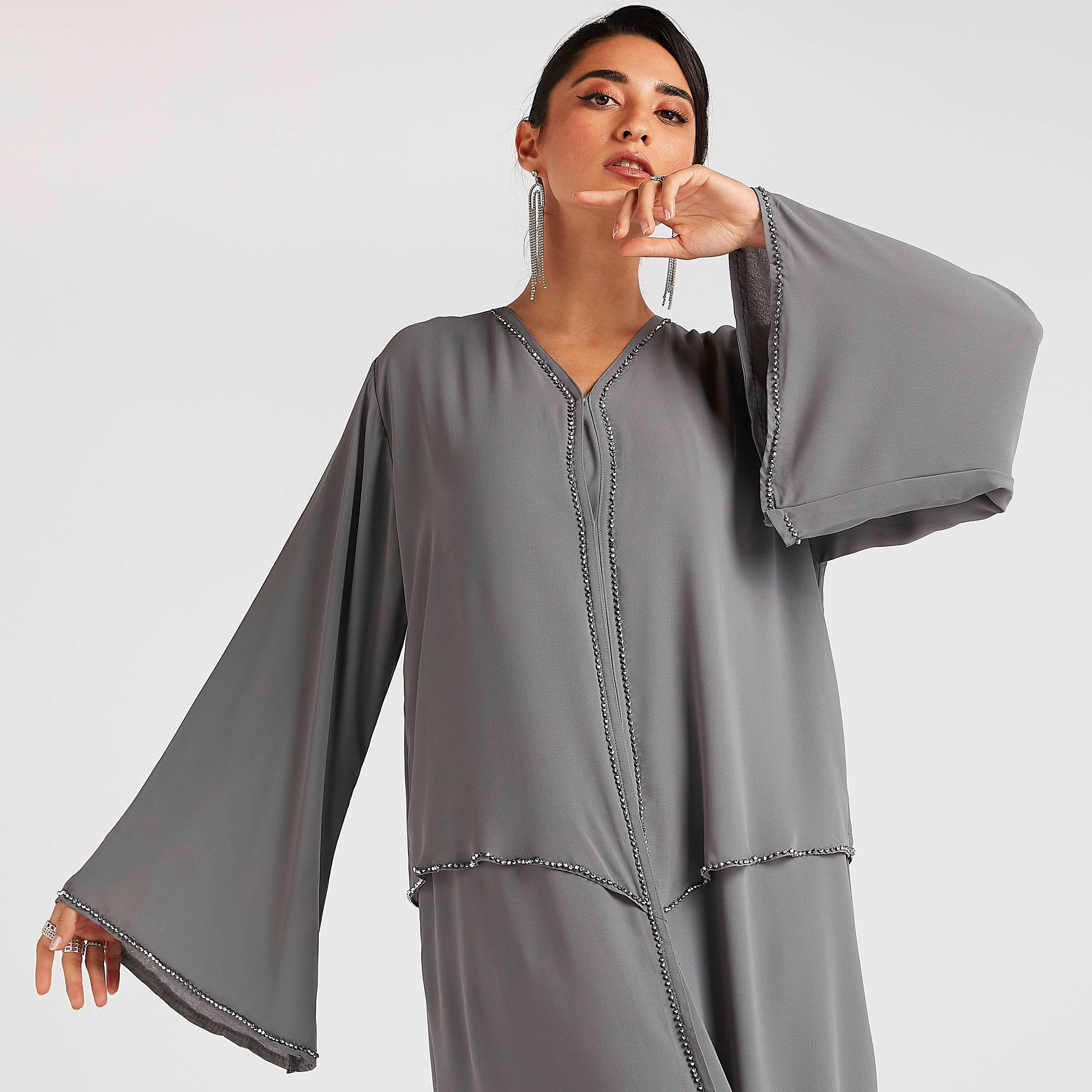 عباية إيه لاين مزيّنة بطبقات من عبايات-women-arabicclothing-abayas-image-6