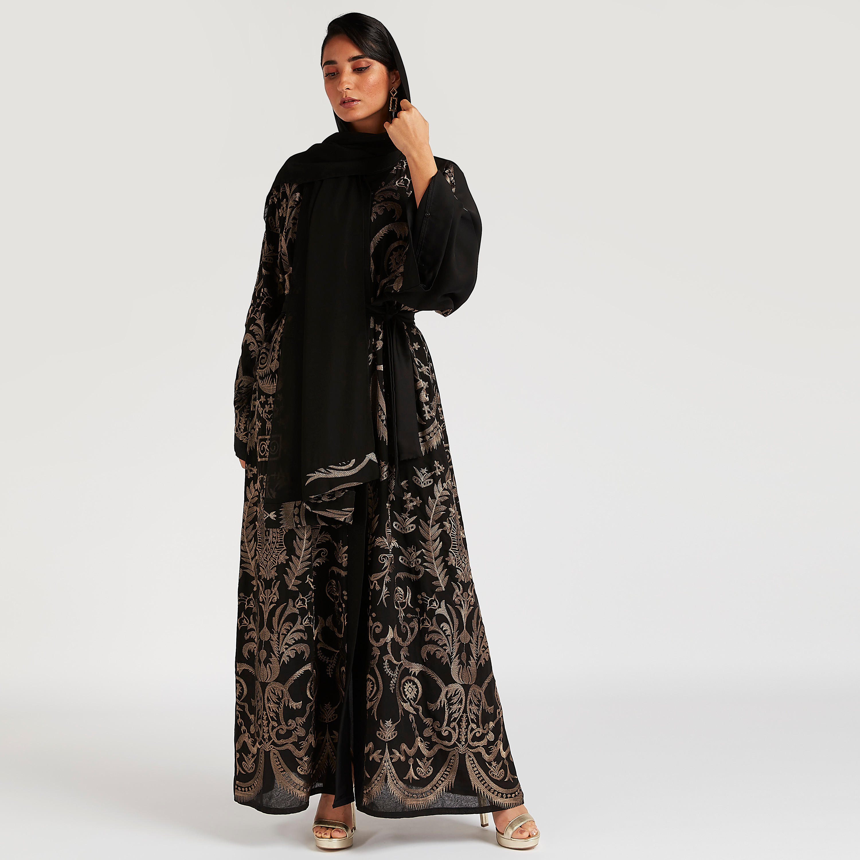 عباية مطرزة إيه لاين بحزام من عبايات-women-arabicclothing-abayas-image-4
