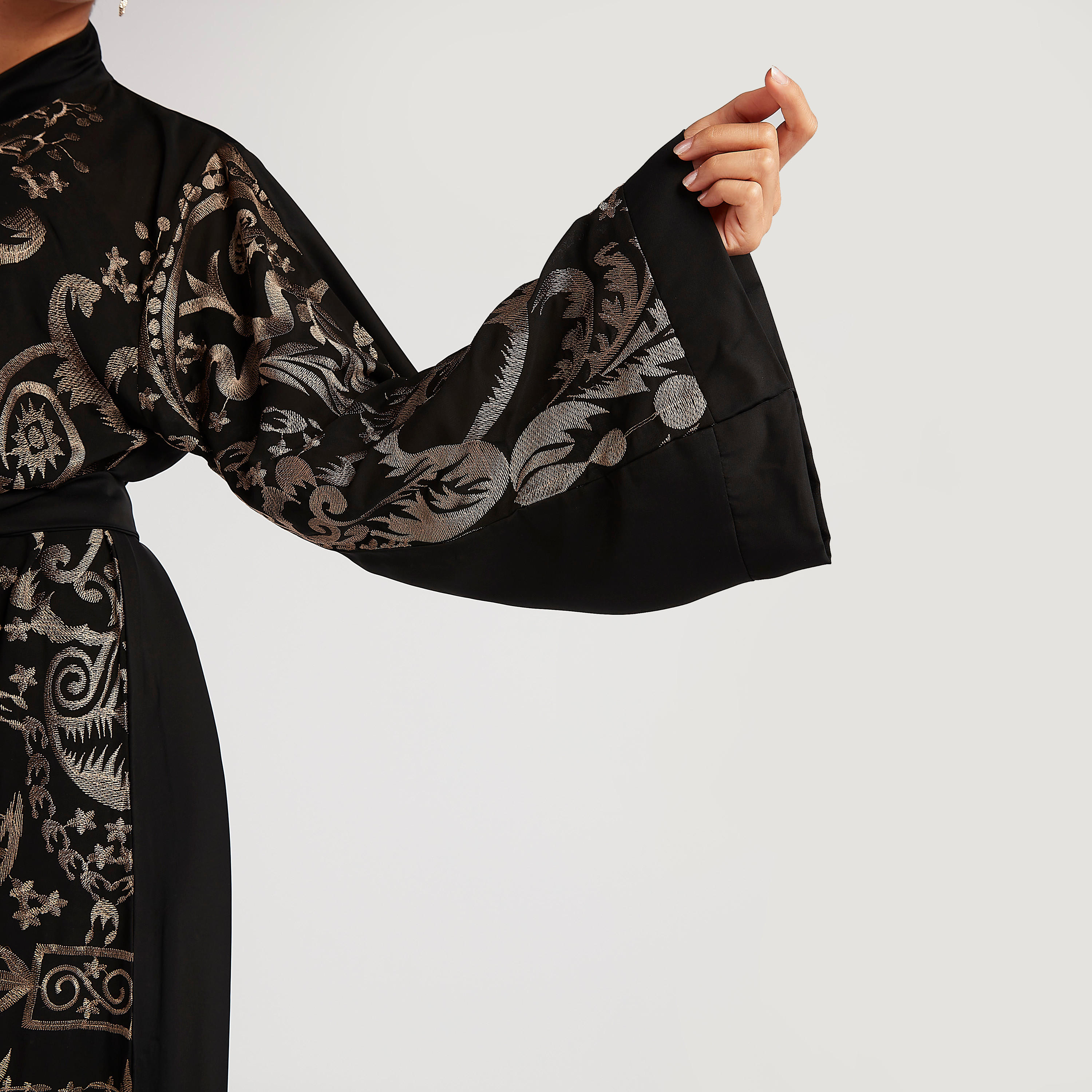 عباية مطرزة إيه لاين بحزام من عبايات-women-arabicclothing-abayas-image-6