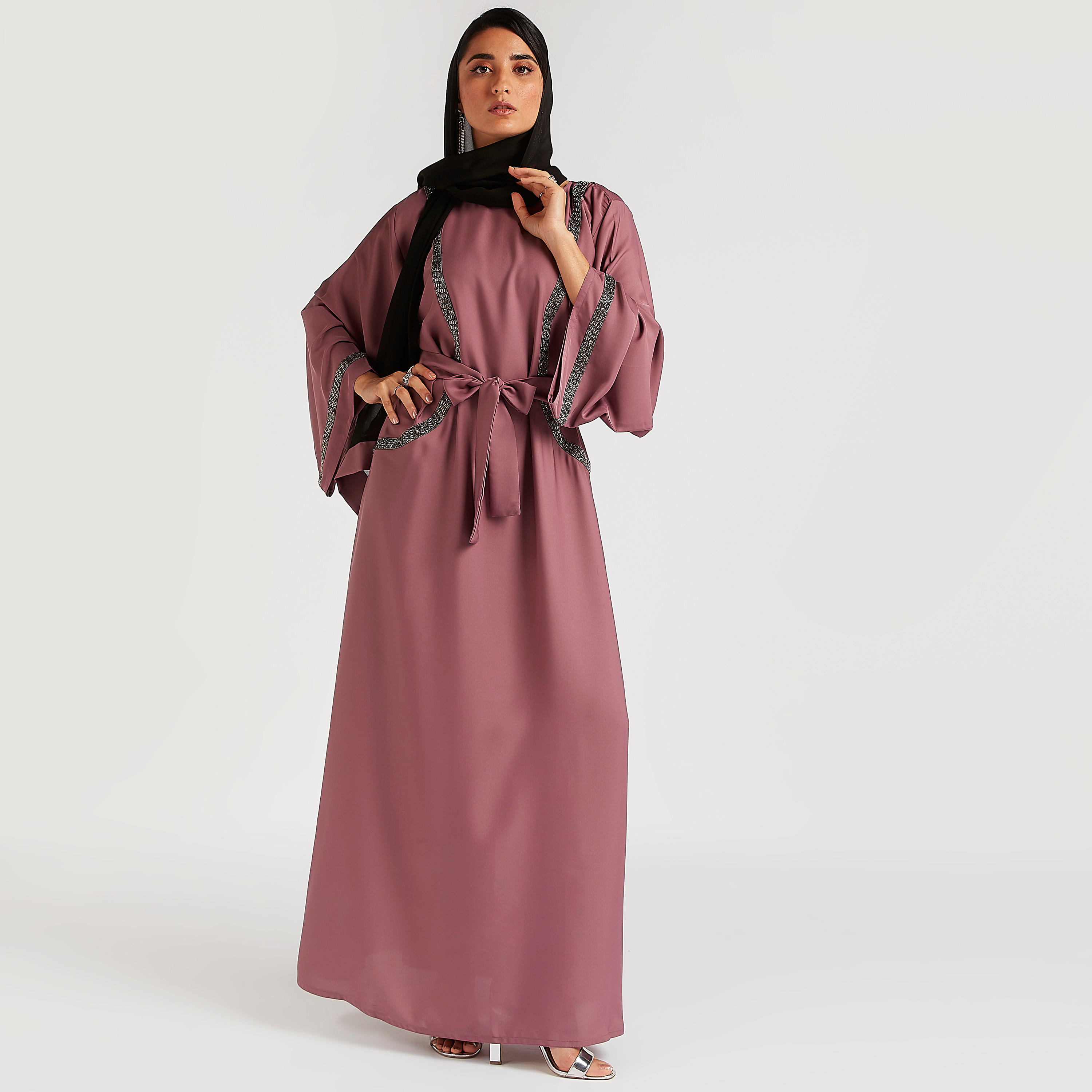 عباية مطرزة بياقة مستديرة ورباط أمامي-women-arabicclothing-abayas-image-2
