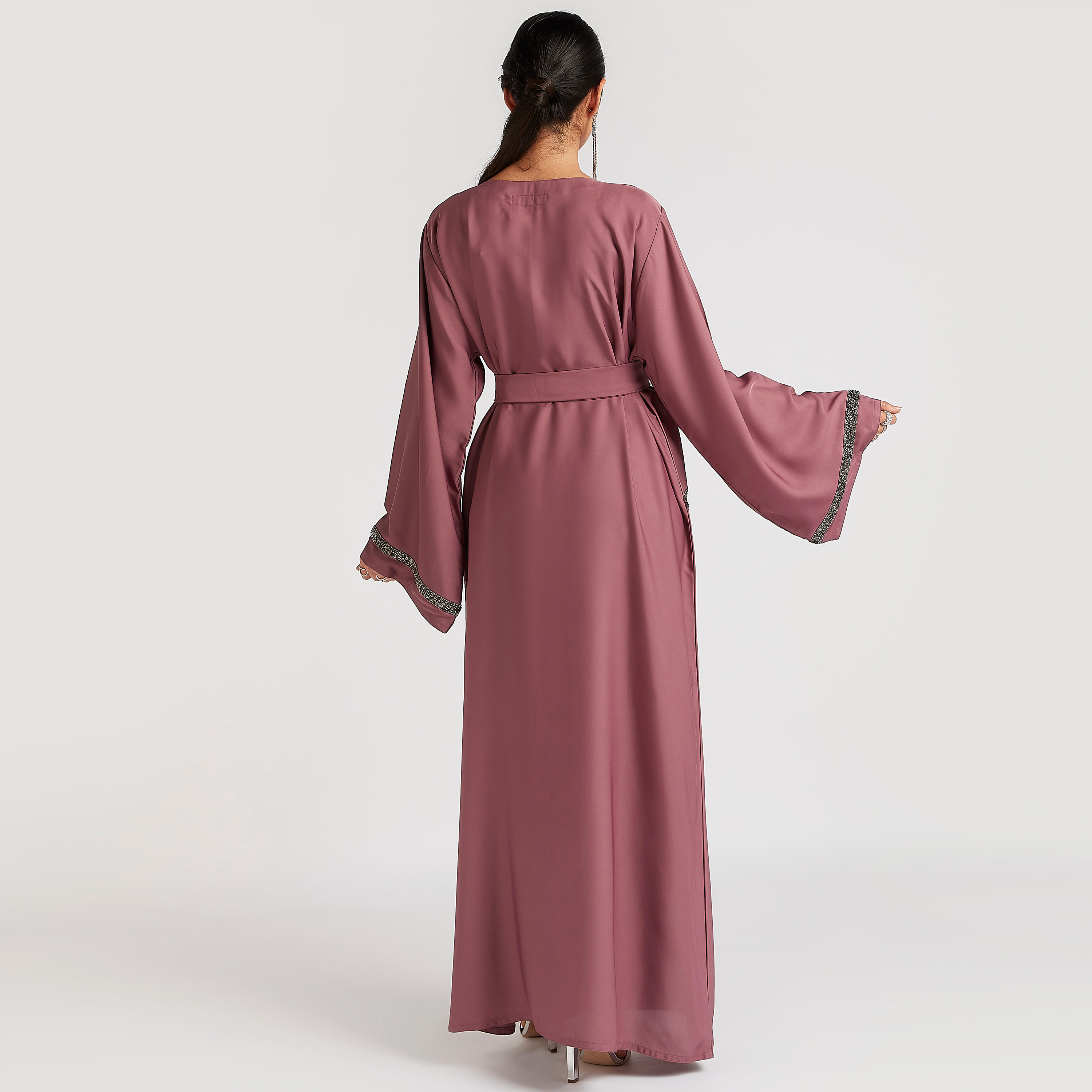 عباية مطرزة بياقة مستديرة ورباط أمامي-women-arabicclothing-abayas-image-5