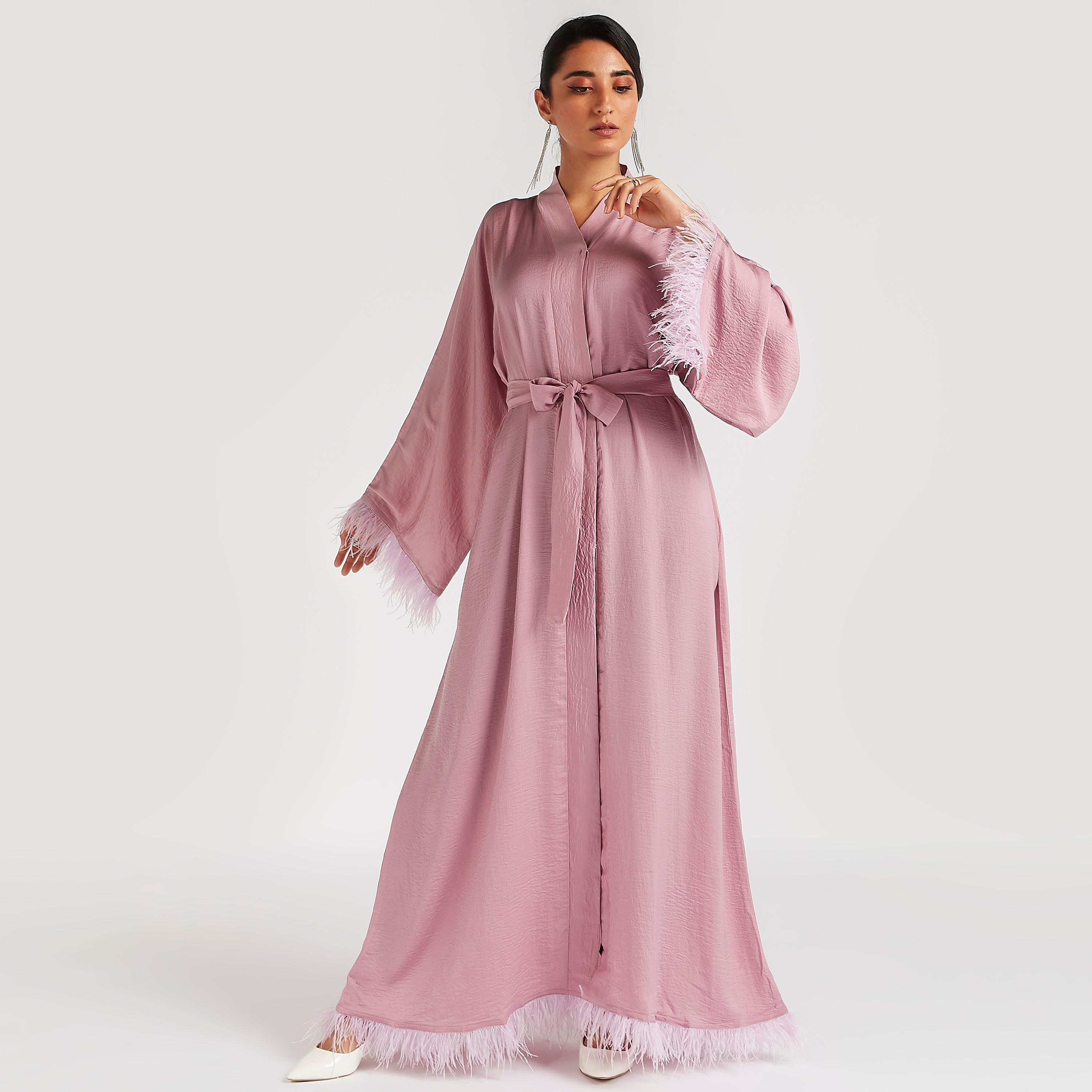 عباية إيه لاين بارزة الملمس بحزام رباط وتزيينات ريش من عبايات-women-arabicclothing-abayas-image-1