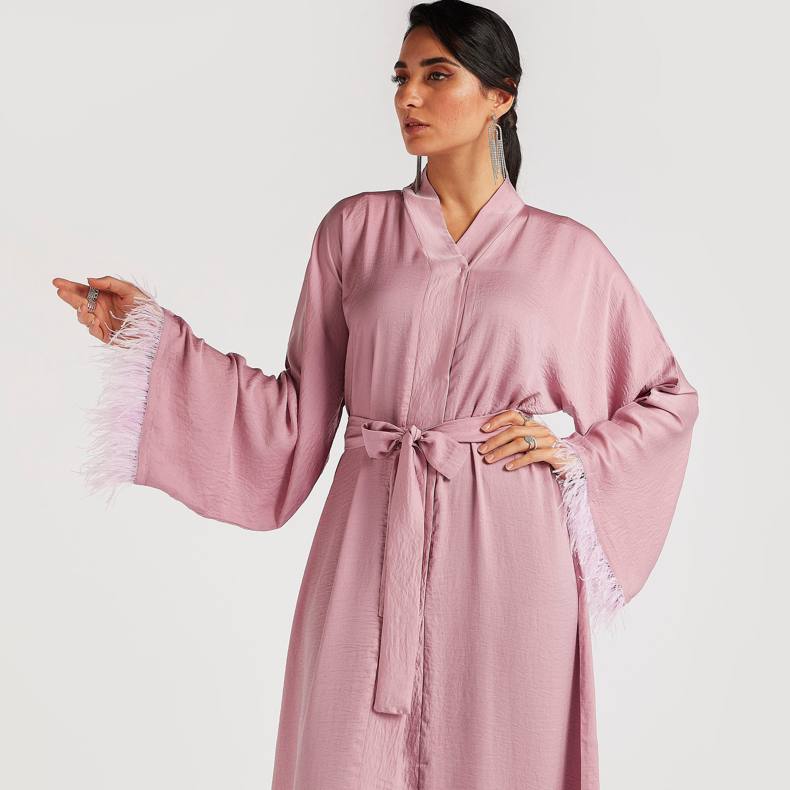 عباية إيه لاين بارزة الملمس بحزام رباط وتزيينات ريش من عبايات-women-arabicclothing-abayas-image-8