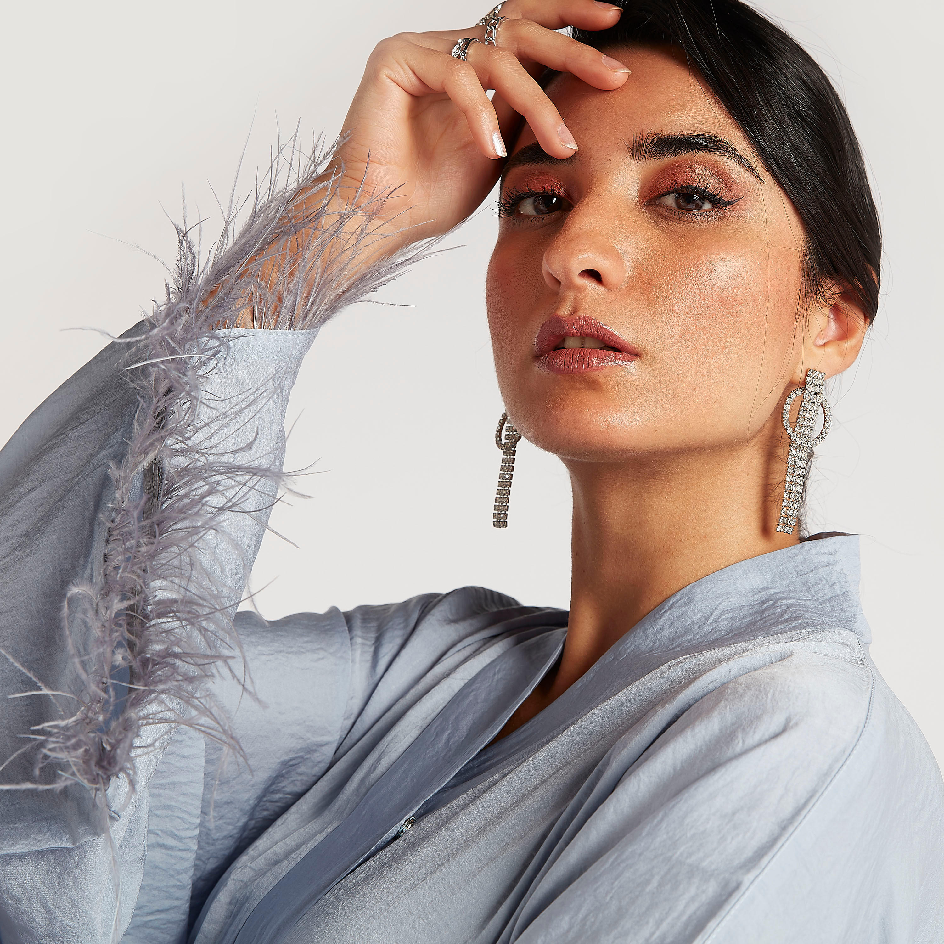 عباية إيه لاين بارزة الملمس بحزام رباط وتزيينات ريش من عبايات-women-arabicclothing-abayas-image-3
