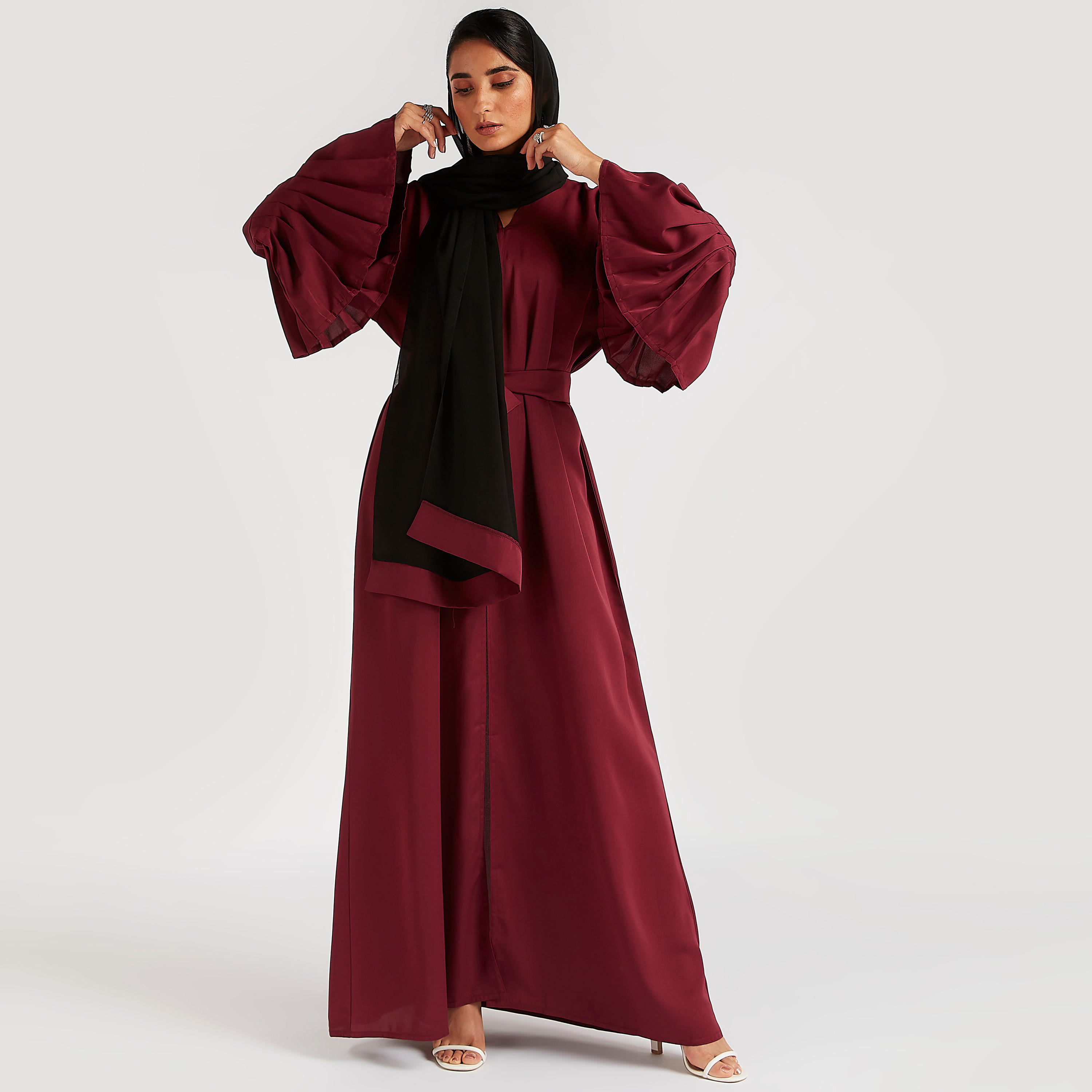 عباية إيه لاين سادة بحزام رباط وأكمام بأطراف كشكشة من عبايات-women-arabicclothing-abayas-image-1