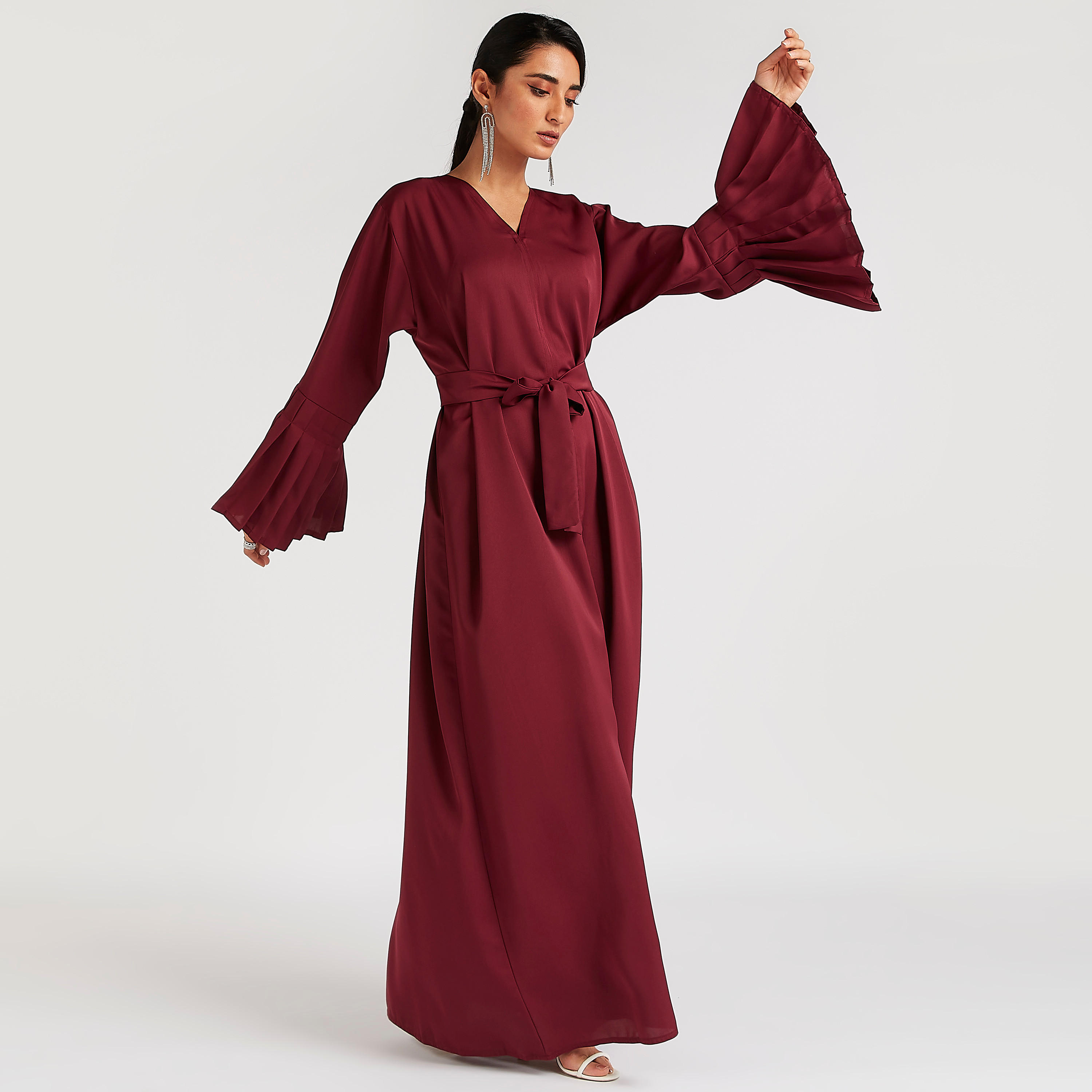 عباية إيه لاين سادة بحزام رباط وأكمام بأطراف كشكشة من عبايات-women-arabicclothing-abayas-image-4