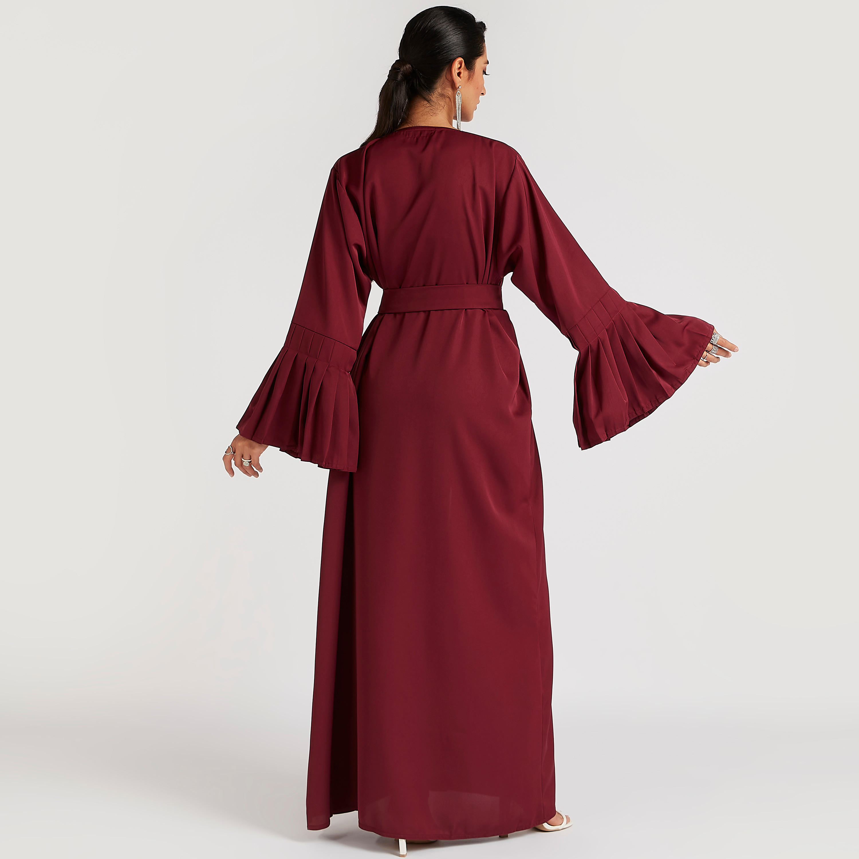 عباية إيه لاين سادة بحزام رباط وأكمام بأطراف كشكشة من عبايات-women-arabicclothing-abayas-image-5