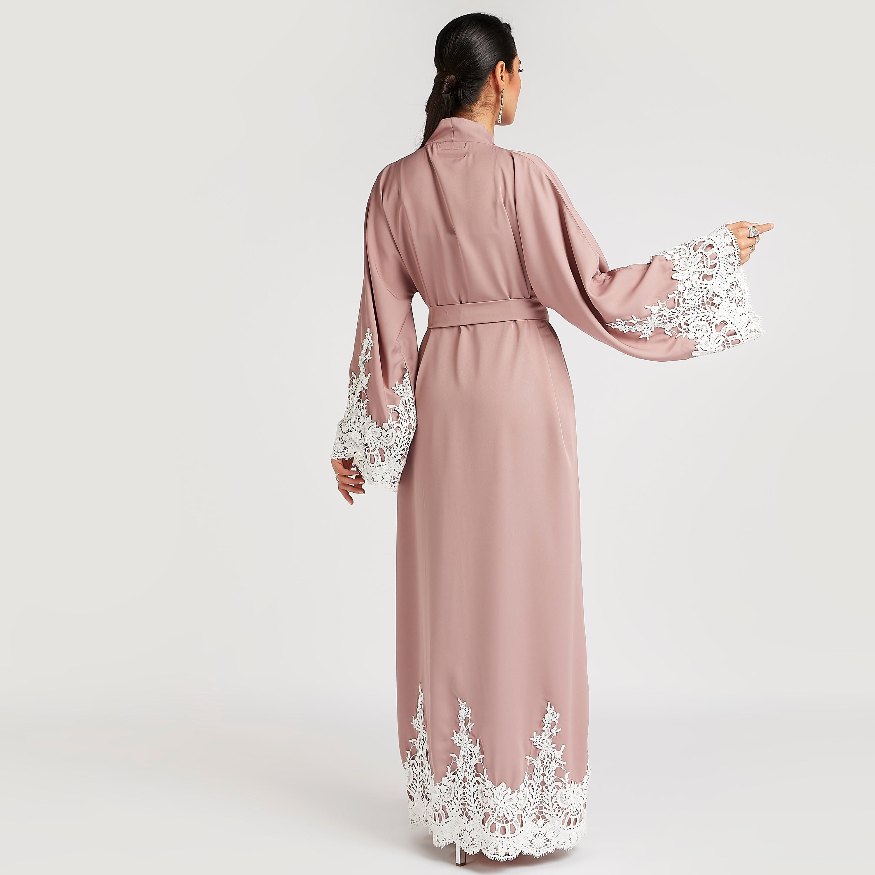 عباية سادة بحزام رباط وتفاصيل مطرّزة من عبايات-women-arabicclothing-abayas-image-5