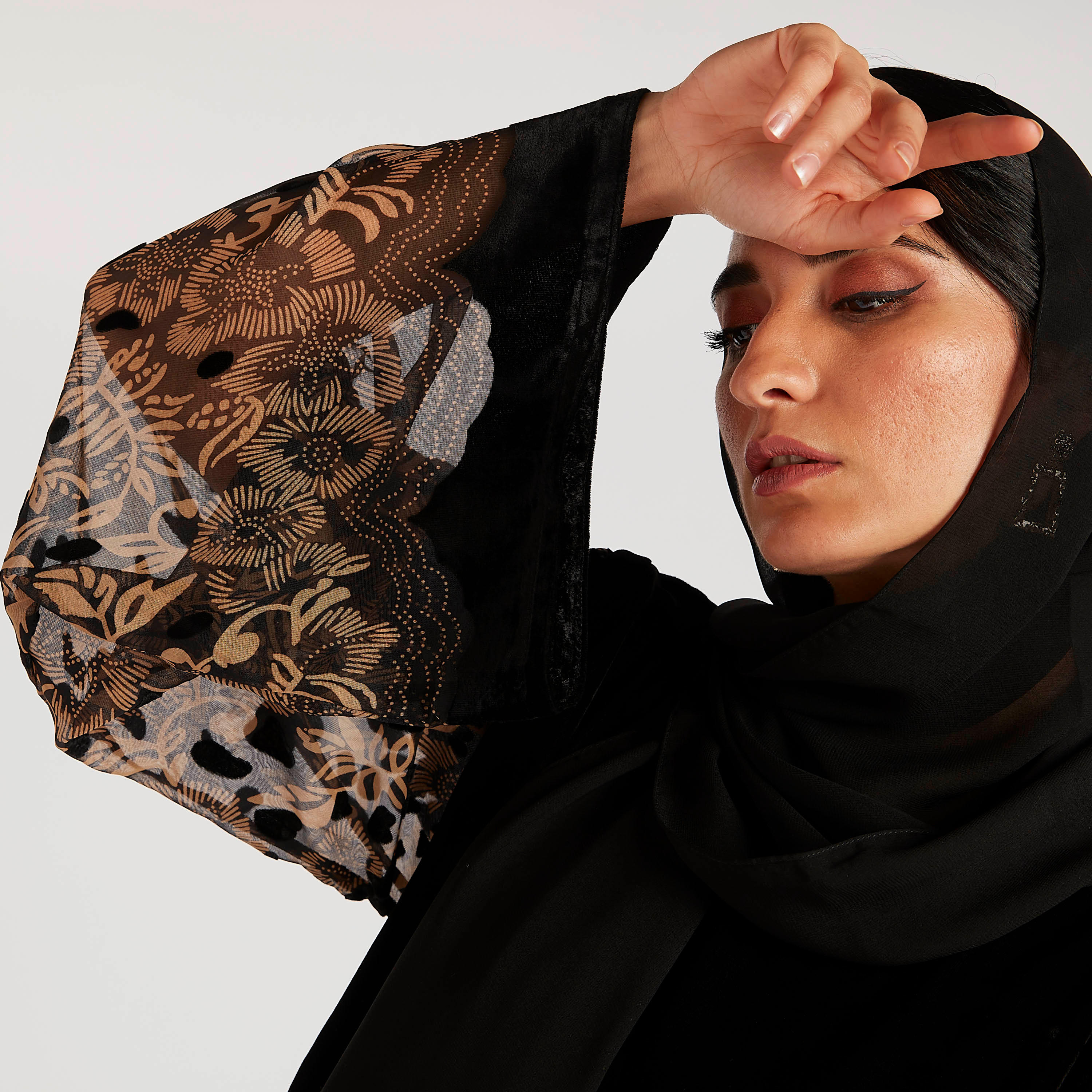 عباية إيه لايه لاين برباط خصر وطبعات من عبايات-women-arabicclothing-abayas-image-7