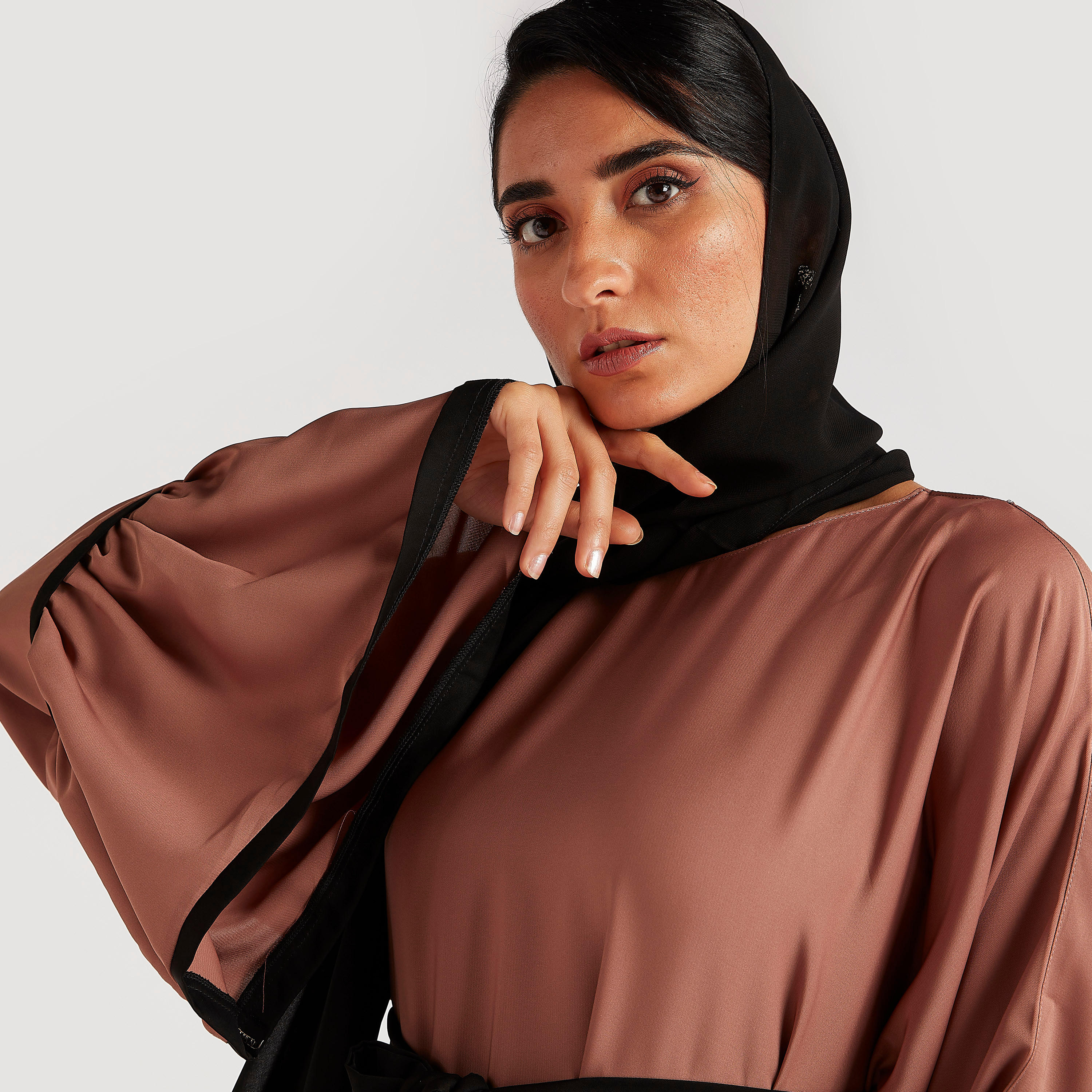 عباية إيه لاين متعدّدة الطبقات بحزام رباط متباين من عبايات-women-arabicclothing-abayas-image-6