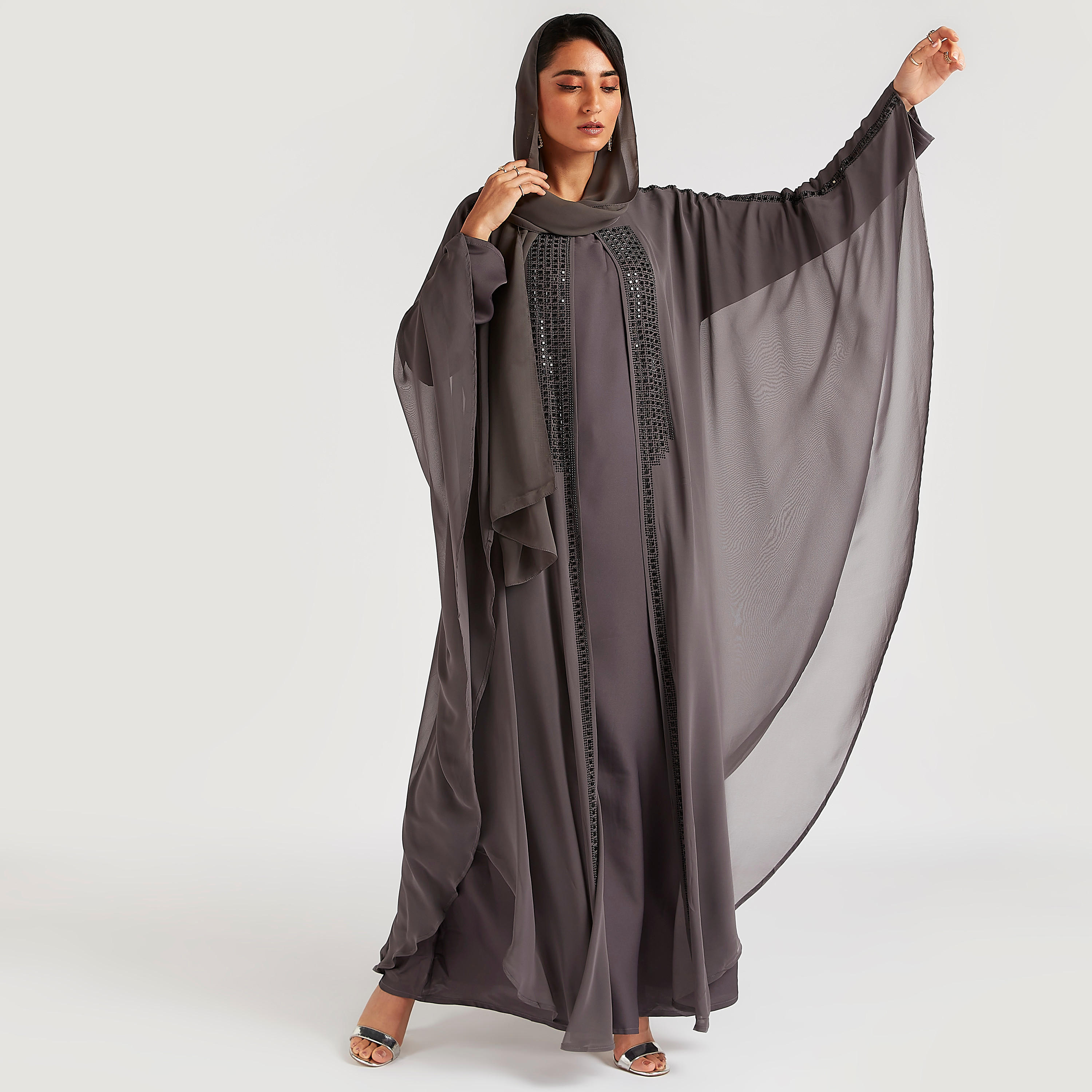 عباية إيه لاين مزيّنة بياقة مستديرة من عبايات-women-arabicclothing-abayas-image-1