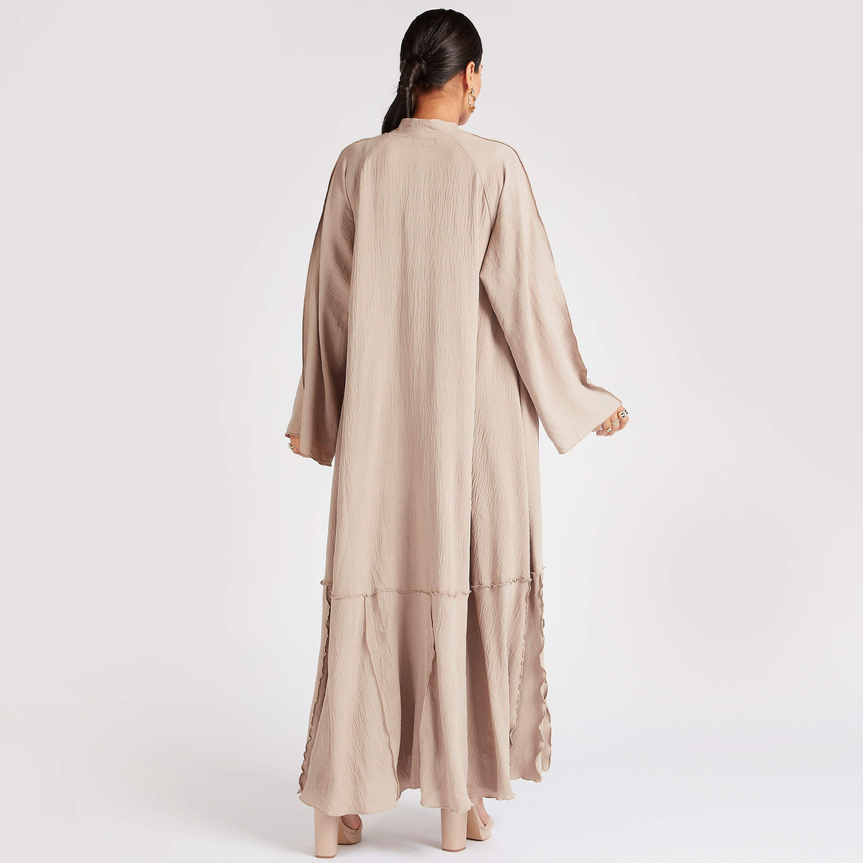 عباية طويلة مفتوحة من الأمام بتصميم مضلع وزينة منقوشة-women-arabicclothing-abayas-image-6