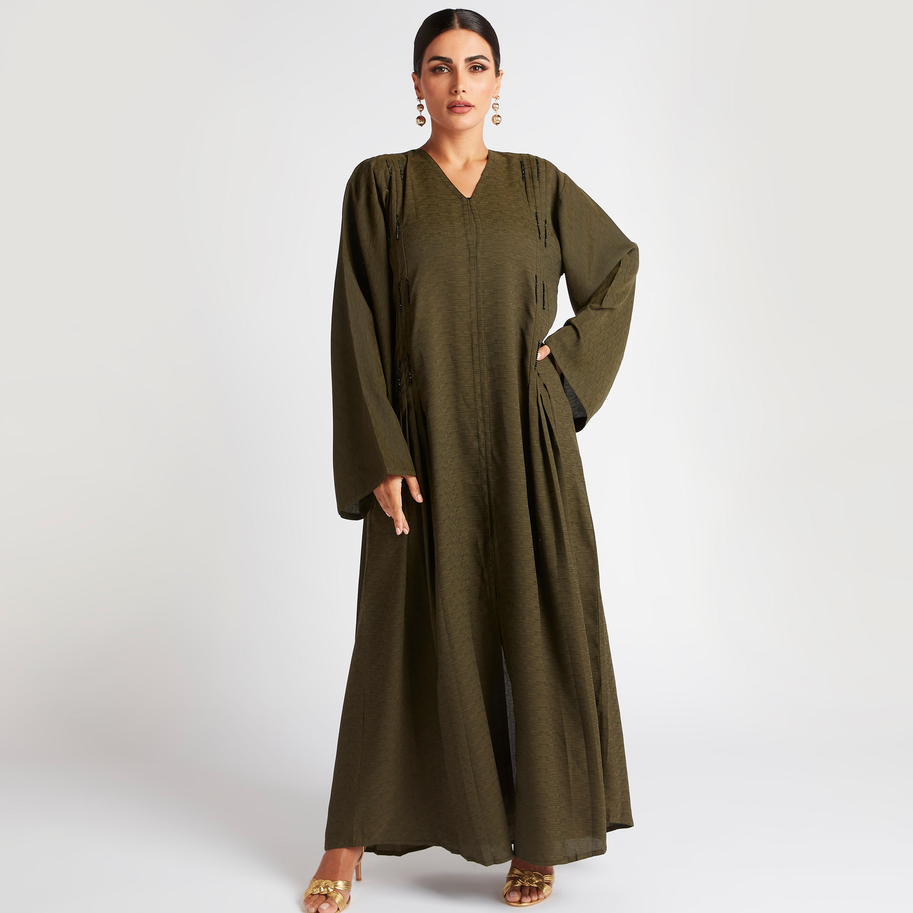 عباية مكشكشة بتزيّنات أمامية من عبايات-women-arabicclothing-abayas-image-3