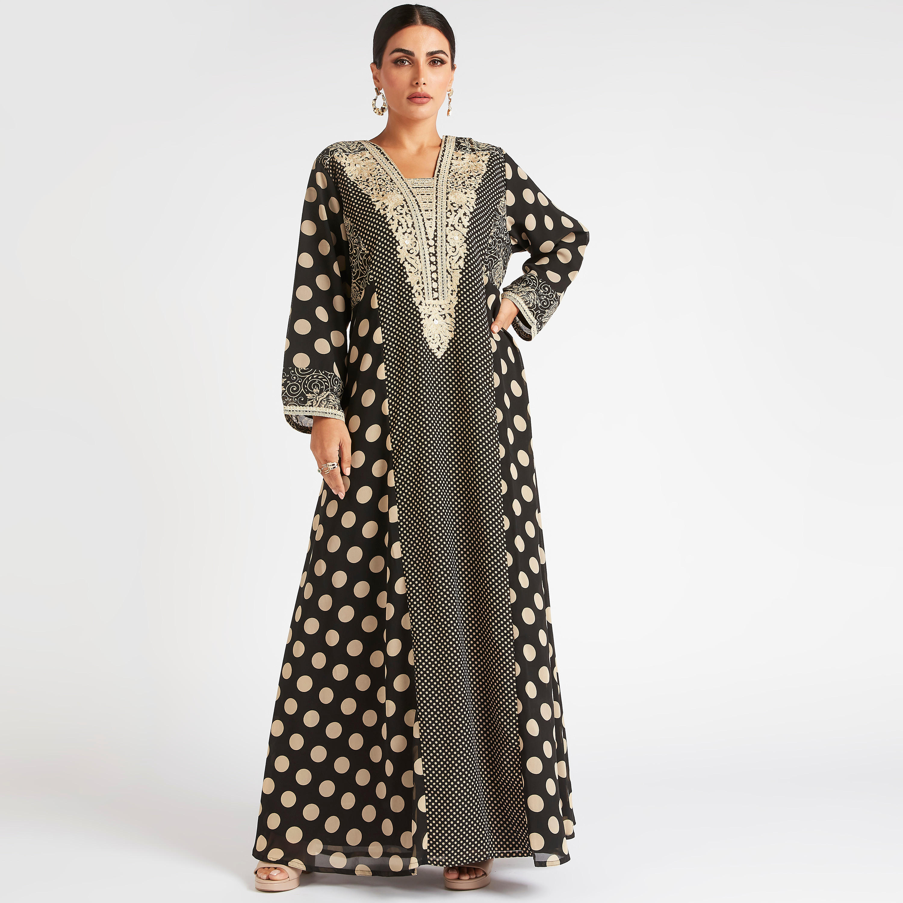 جلابية بطبعة منقطّة بطية صدر مطرزة وأزرار-women-arabicclothing-abayas-image-1