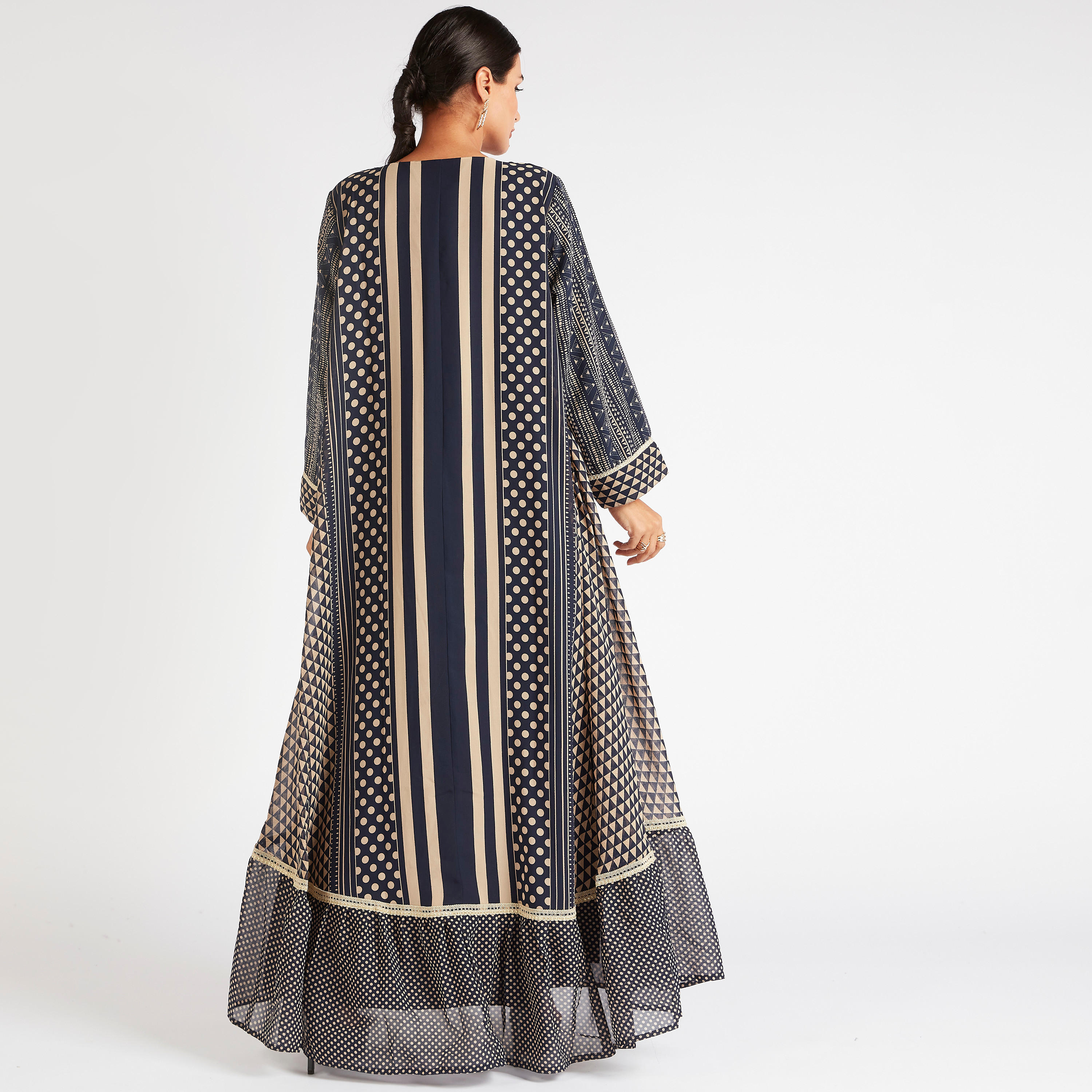 جلابية إية لاين بطبعات وياقة مطرّزة-women-arabicclothing-abayas-image-4