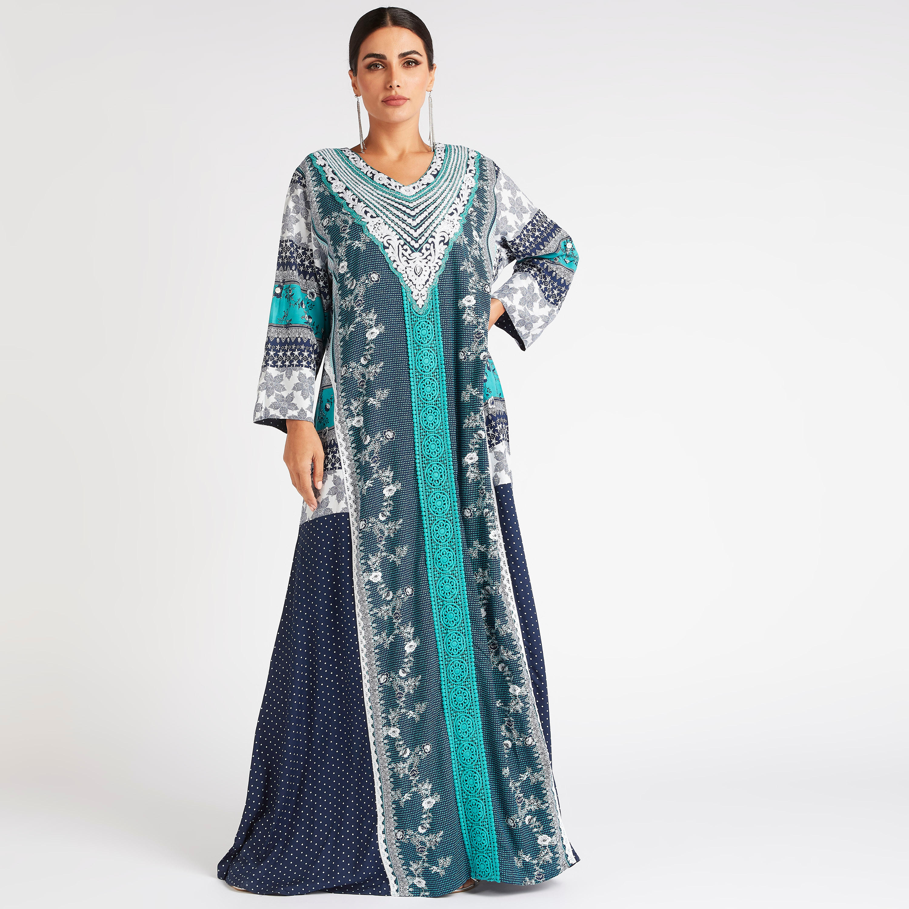 جلابية منقّطة بنقشة الزهور مع طية صدر مطرزة-women-arabicclothing-abayas-image-1