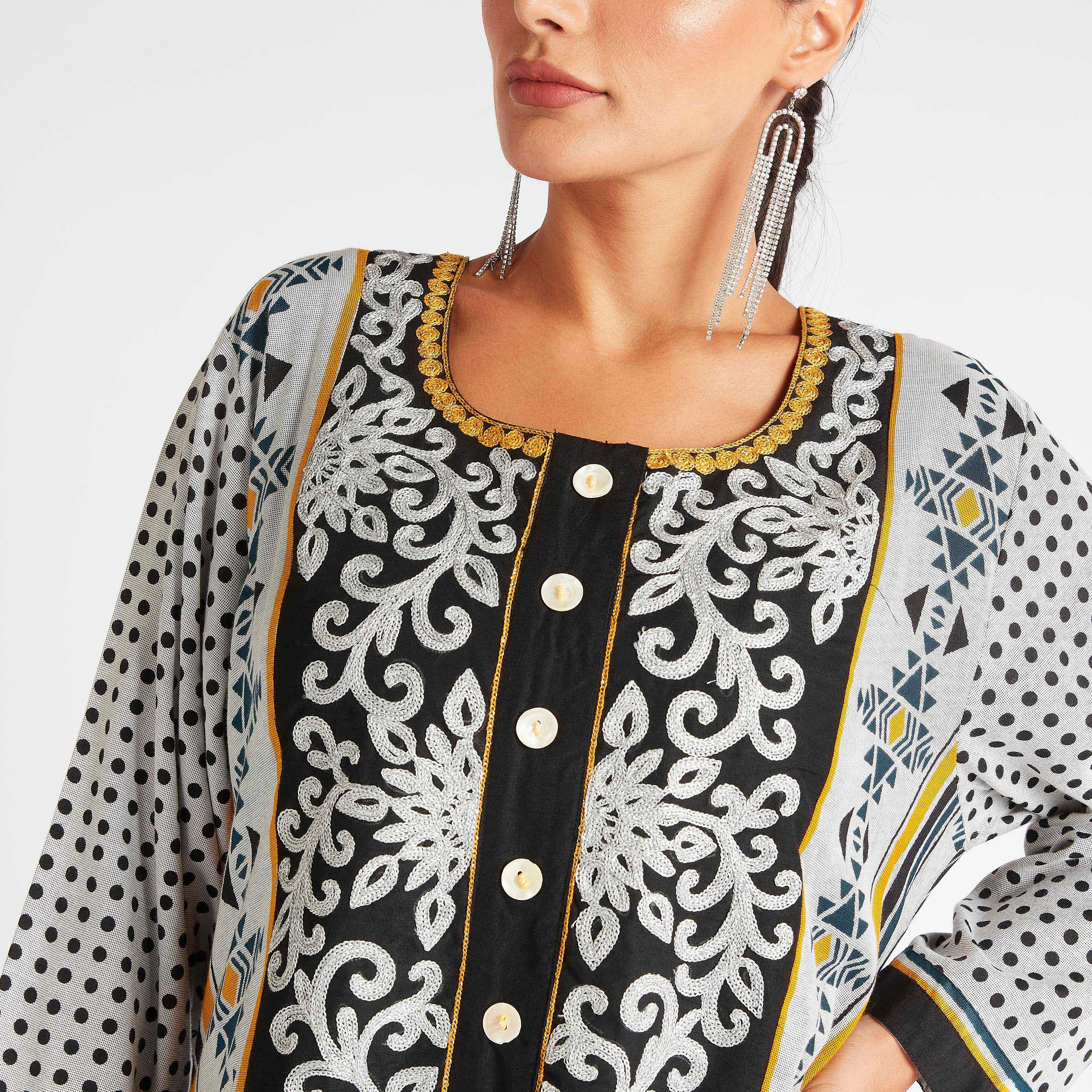 عباية إيه لاين بطبعات وأكمام طويلة-women-arabicclothing-abayas-image-5