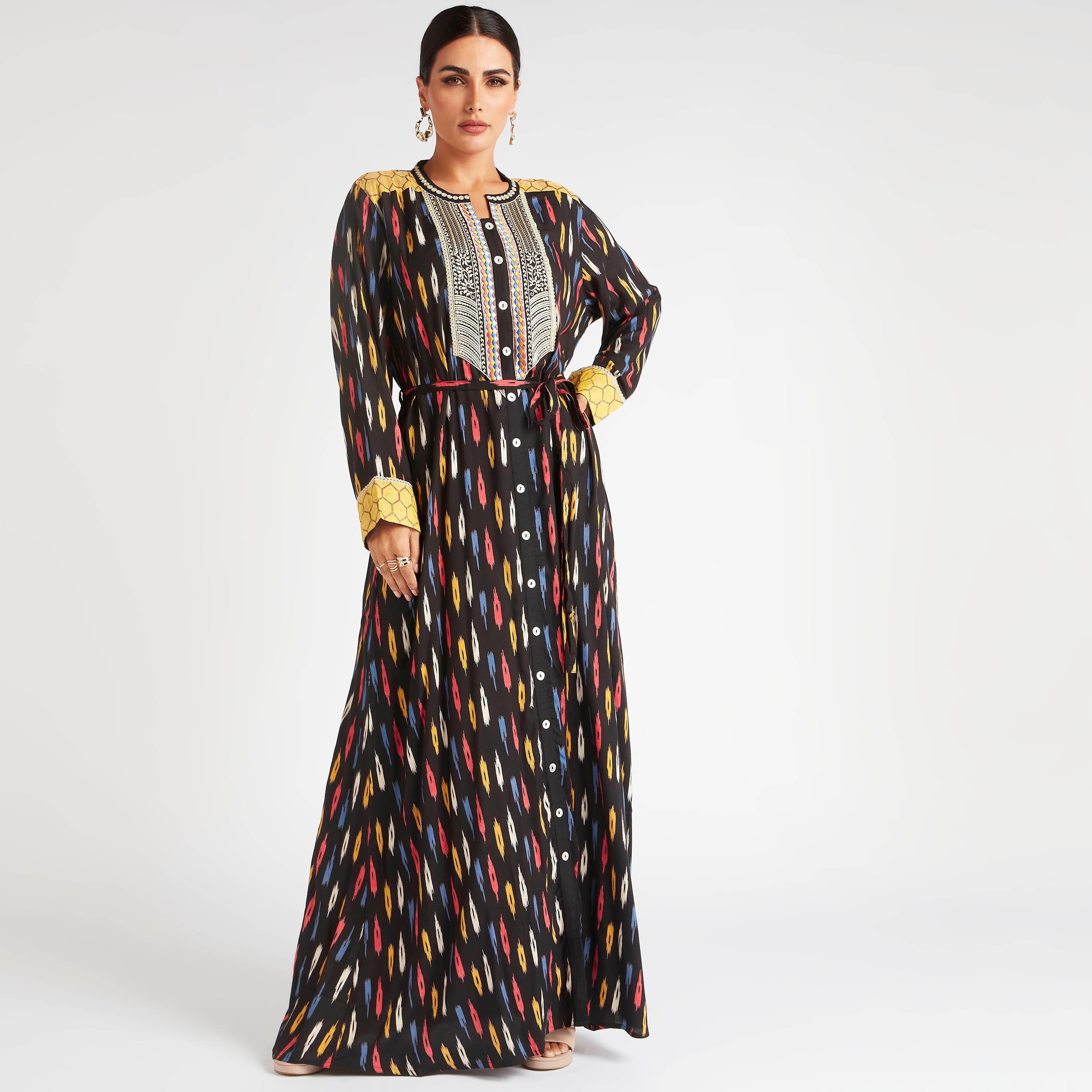 جلابية بطبعات وتفاصيل مطرزة-women-arabicclothing-abayas-image-2