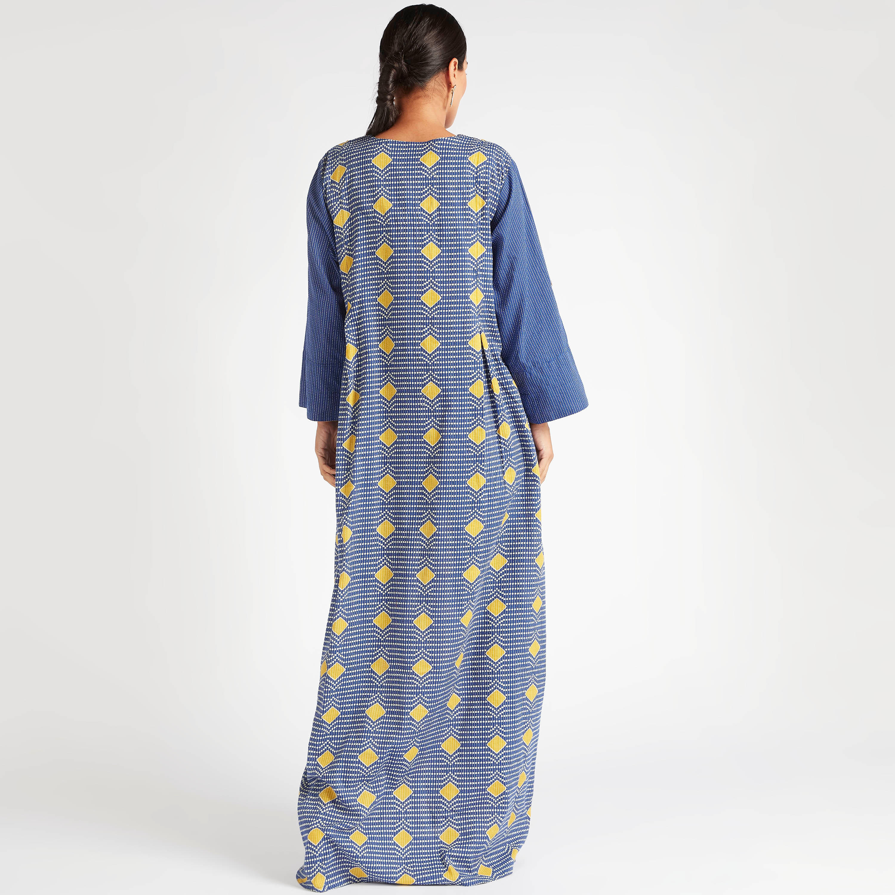 جلابية منقطّة ومطرزة بطبعات ألماس-women-arabicclothing-abayas-image-4