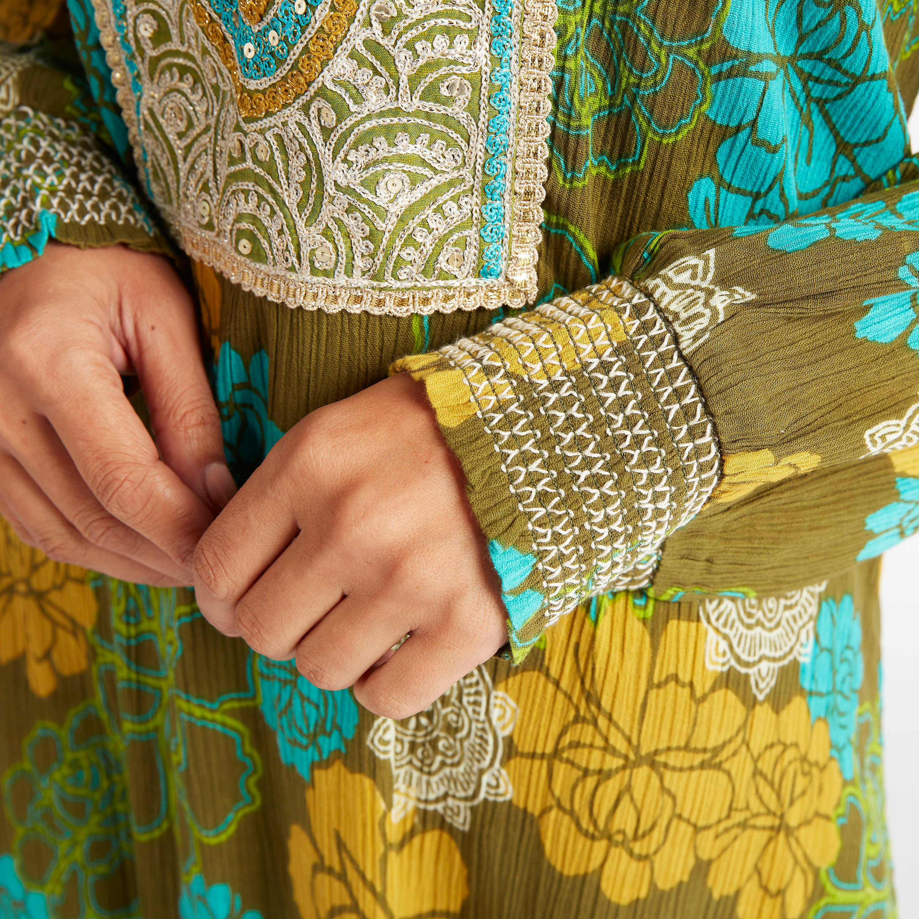جلابية إيه لاين وتفاصيل مطرزة من عبايات-women-arabicclothing-abayas-image-6