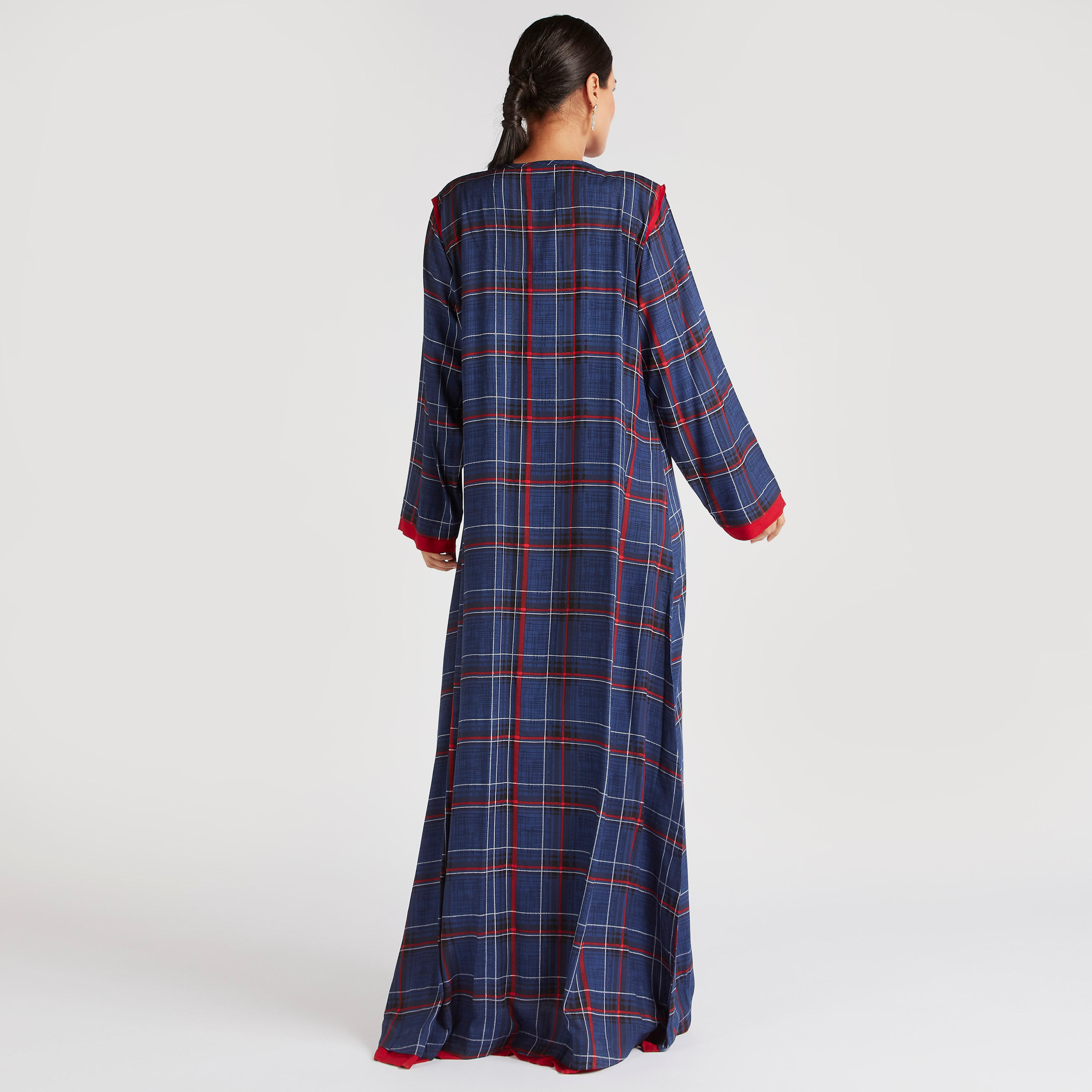 جلابية مربعات وتفاصيل مطرزة وحزام ربط من عبايات-women-arabicclothing-abayas-image-4