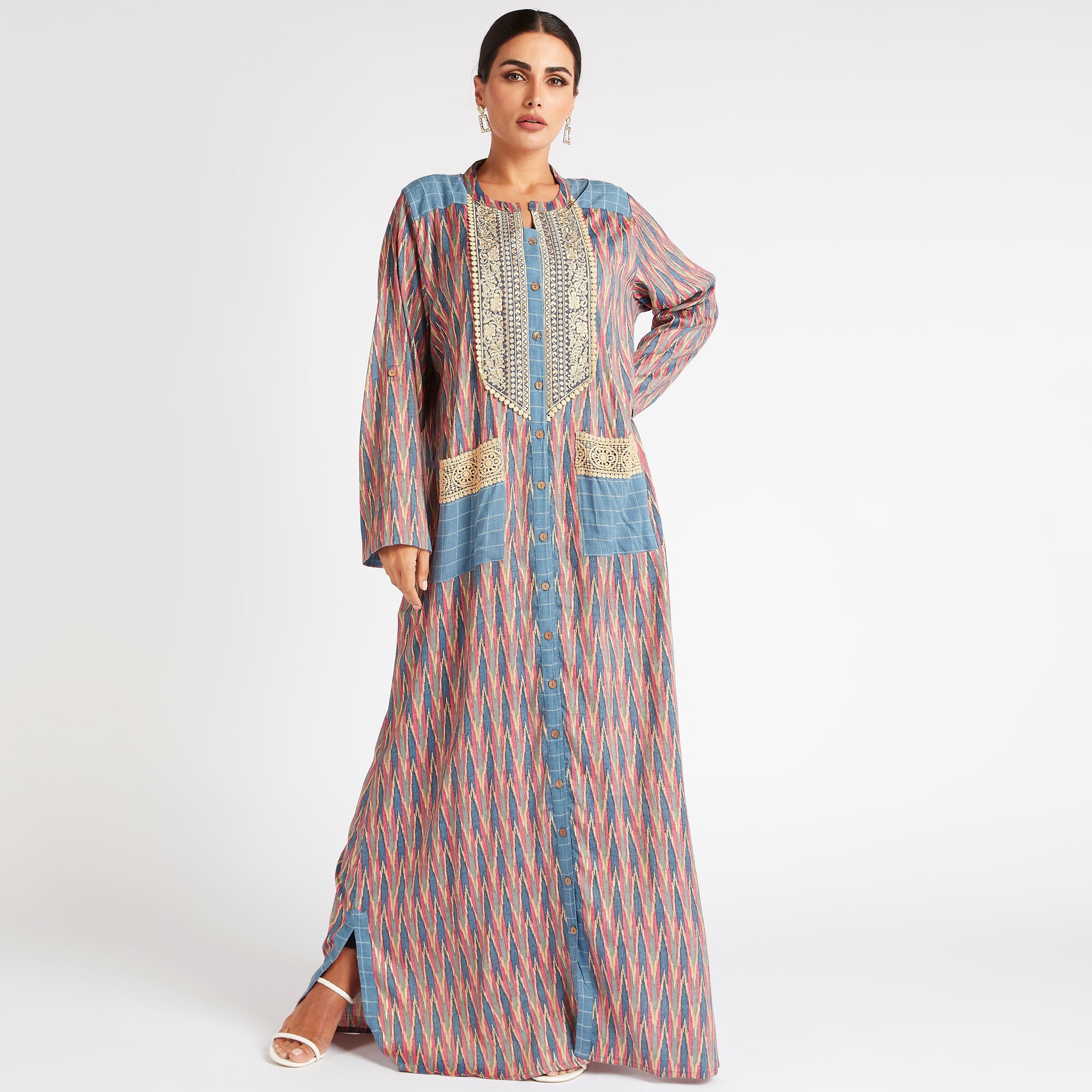 جلابية إيه لاين وتفاصيل مطرزة وطبعات من عبايات-women-arabicclothing-abayas-image-1