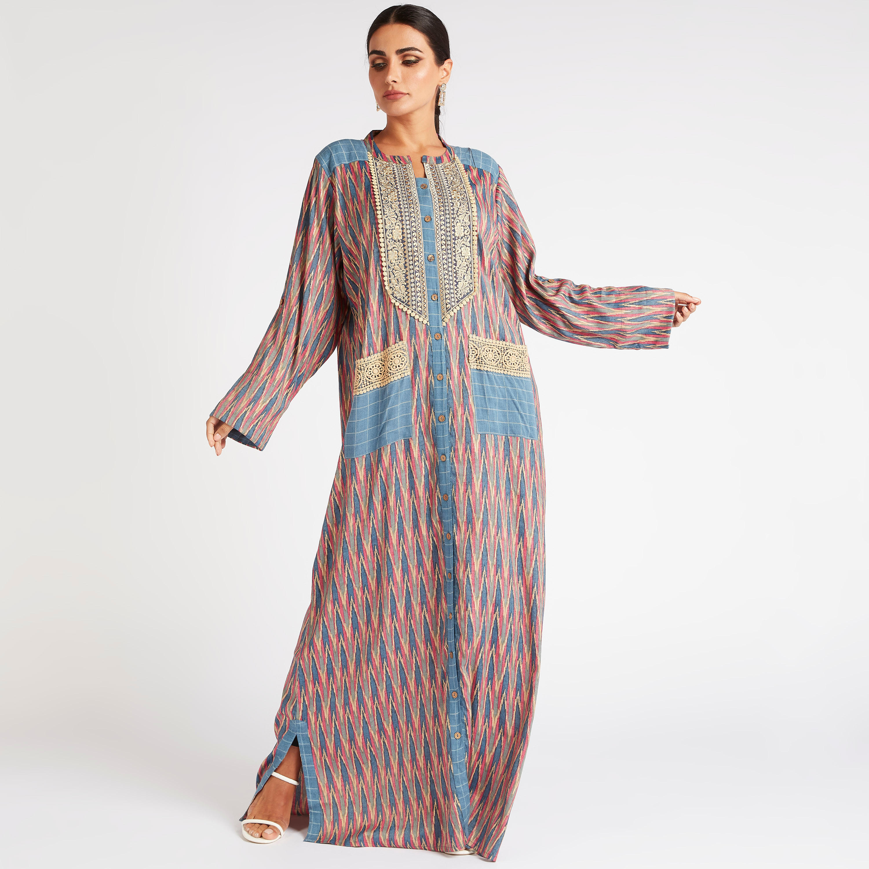 جلابية إيه لاين وتفاصيل مطرزة وطبعات من عبايات-women-arabicclothing-abayas-image-2