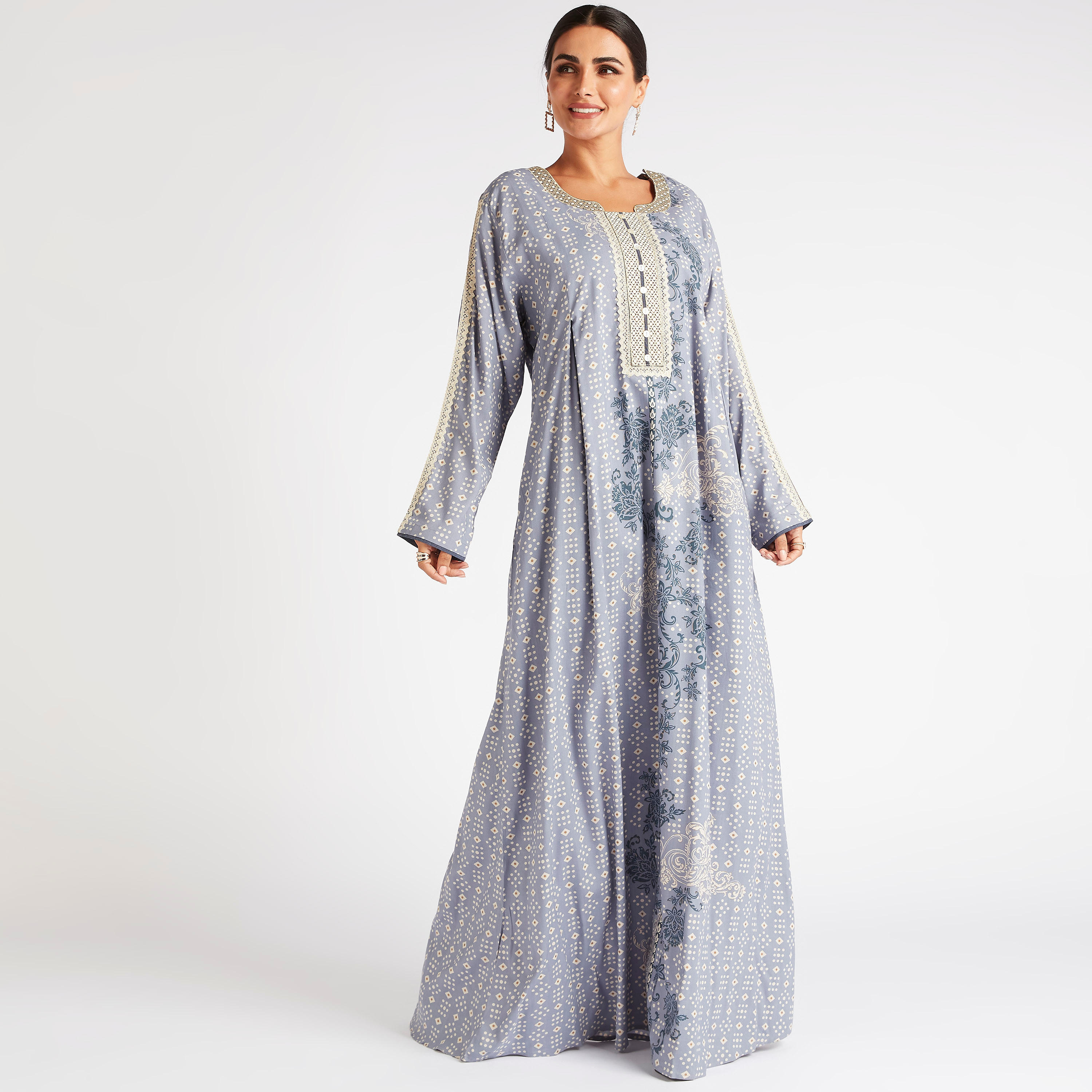 جلابية إيه لاين وتفاصيل مطرزة وكسرات من عبايات-women-arabicclothing-abayas-image-1