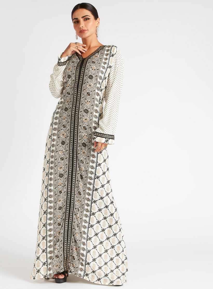جلابية بياقة على شكل V وتفاصيل تطريز من عبايات-women-arabicclothing-abayas-image-1