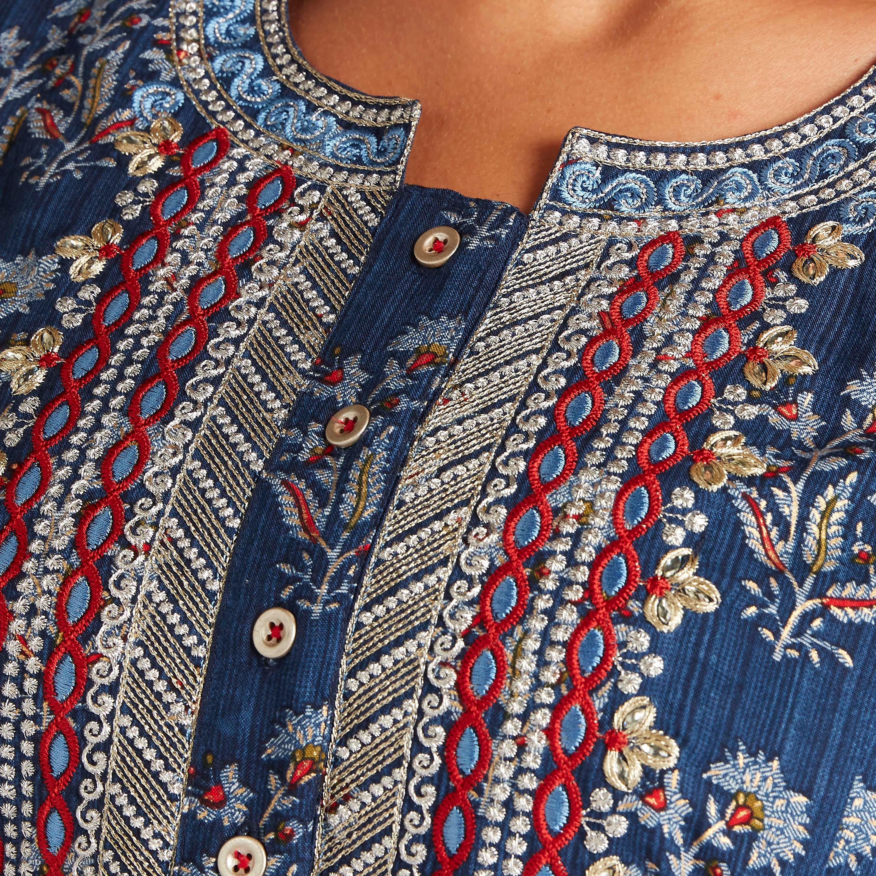 بلوزة بطبعات أزهار وياقة مطرزة بأكمام طويلة-women-arabicclothing-abayas-image-3