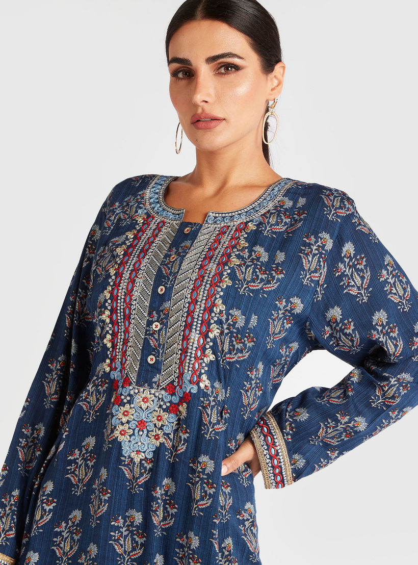 بلوزة بطبعات أزهار وياقة مطرزة بأكمام طويلة-women-arabicclothing-abayas-image-5